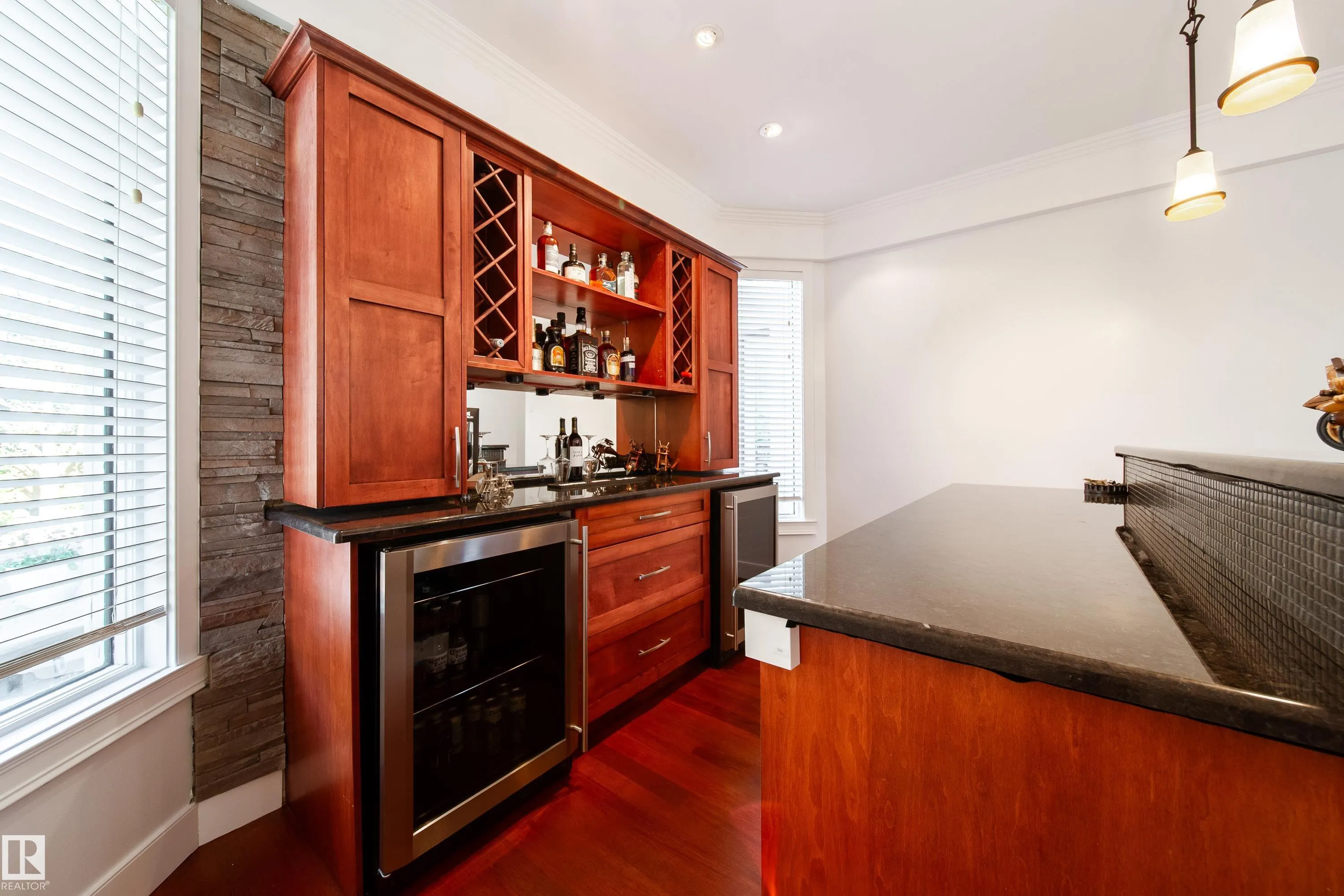 89 DUFFERIN Street