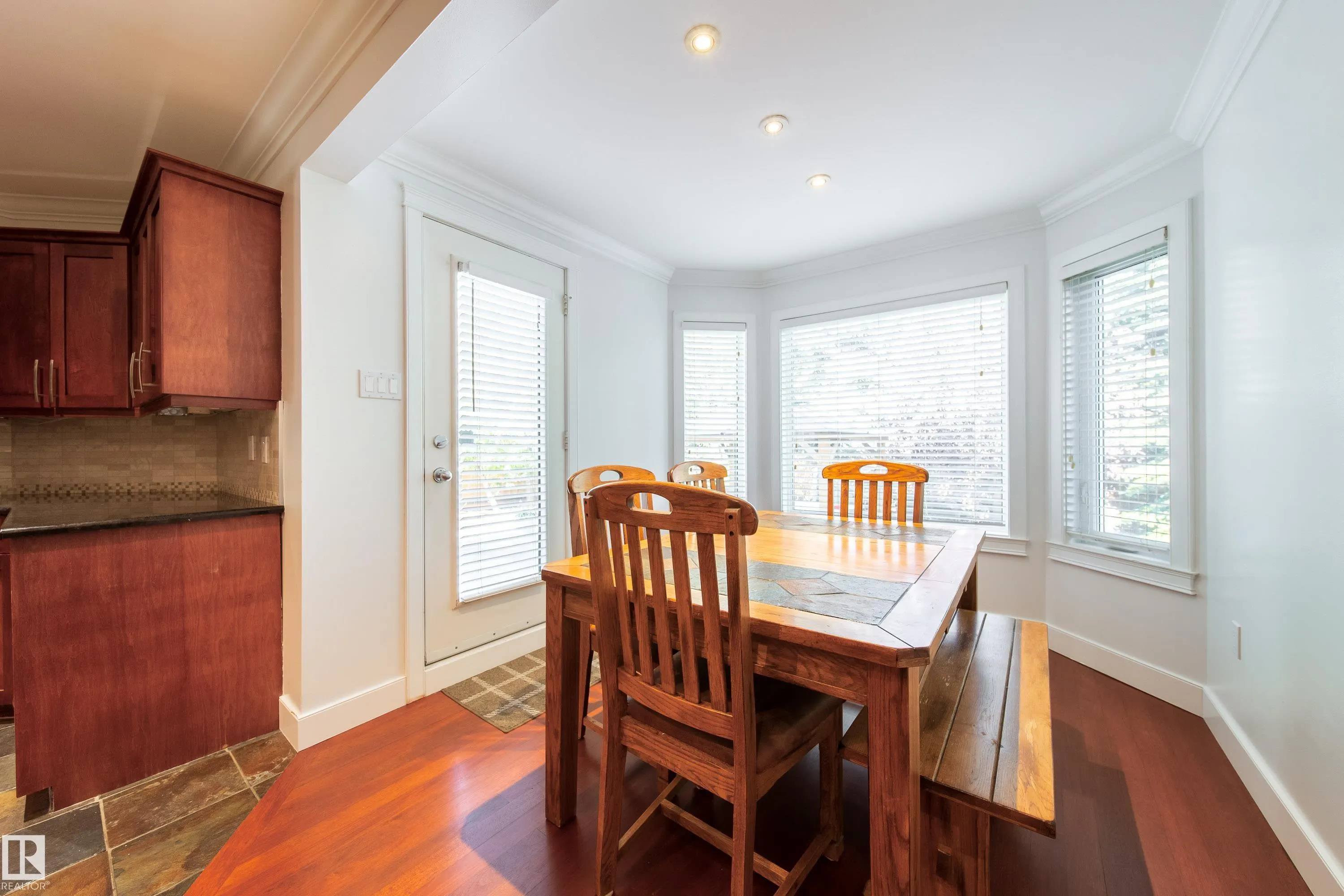 89 DUFFERIN Street