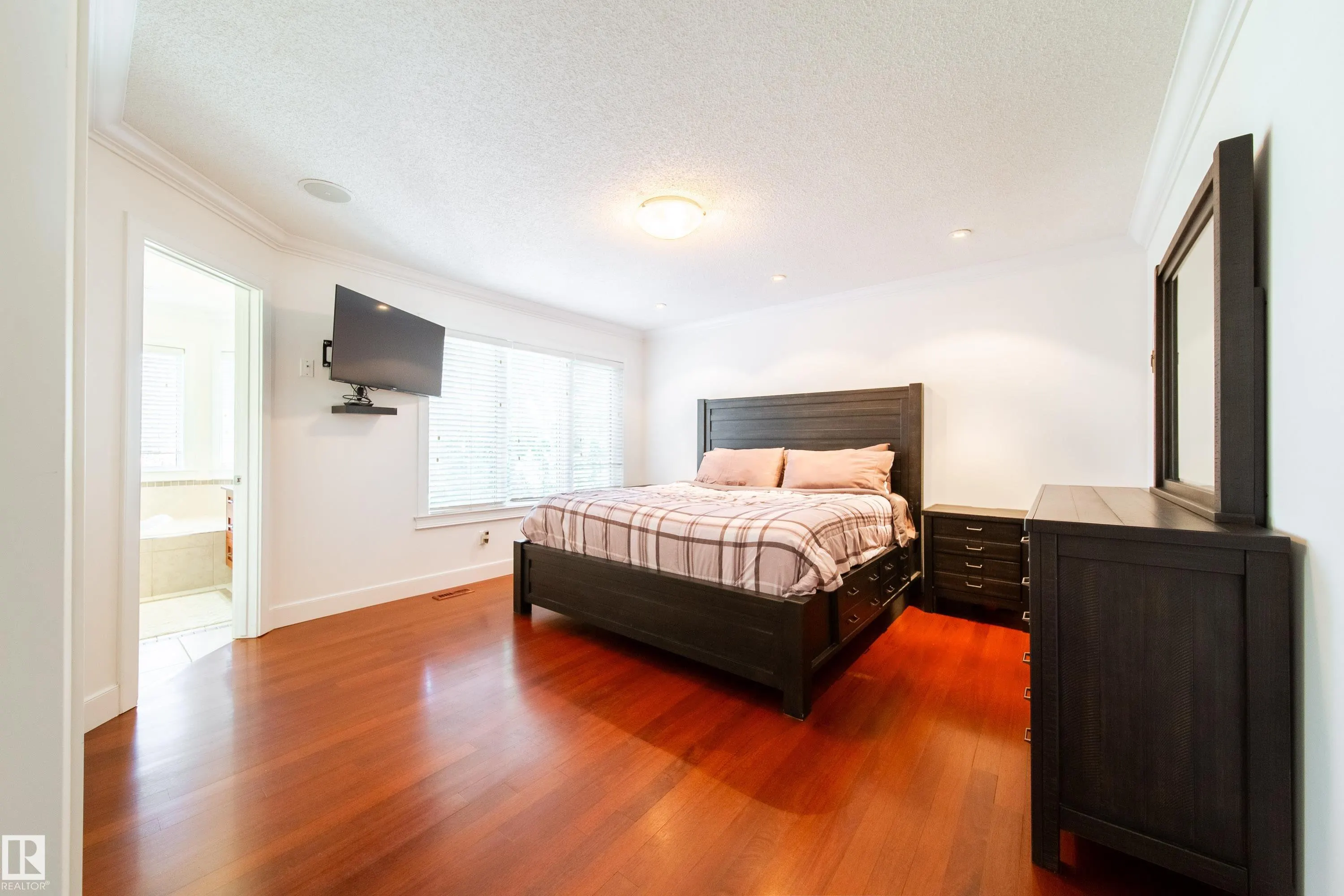 89 DUFFERIN Street