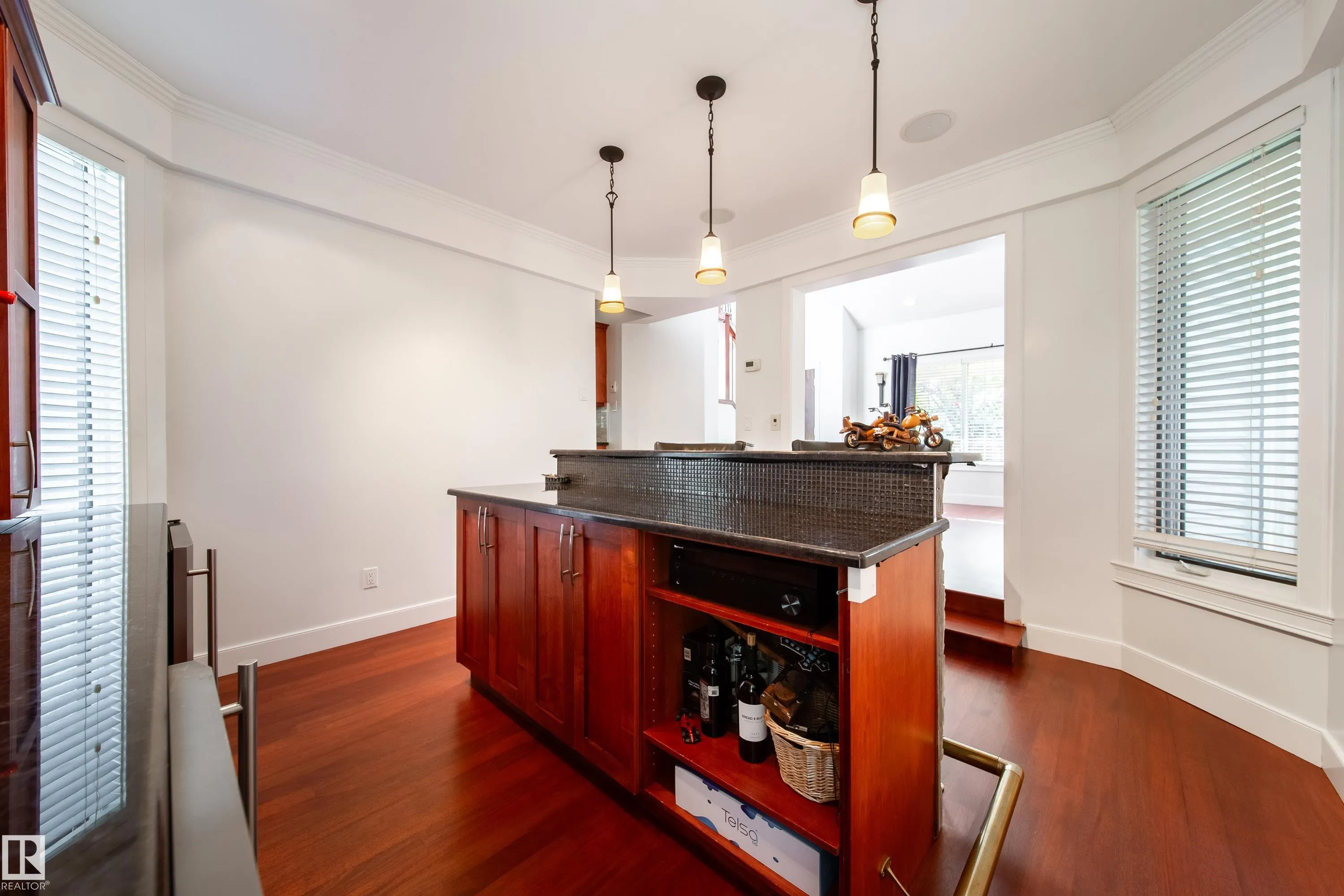 89 DUFFERIN Street