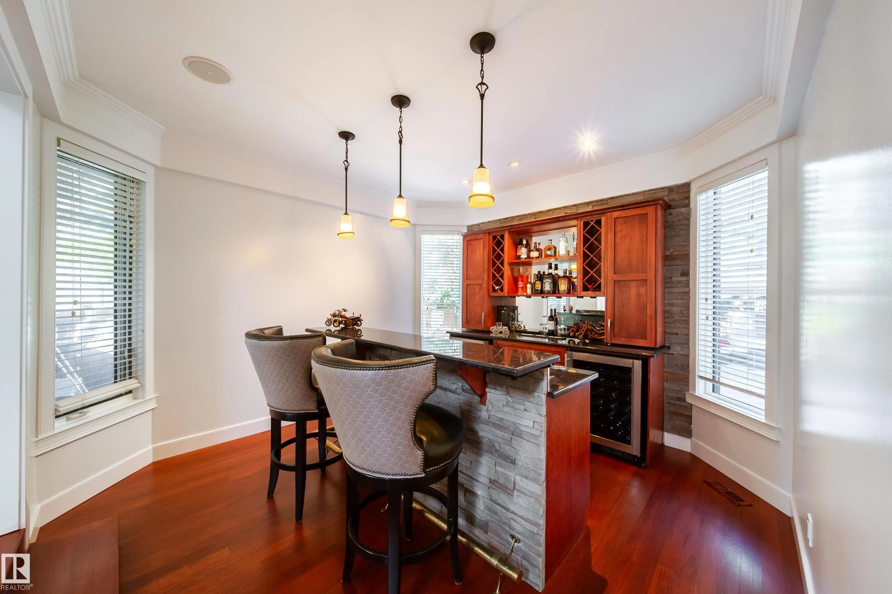 89 DUFFERIN Street