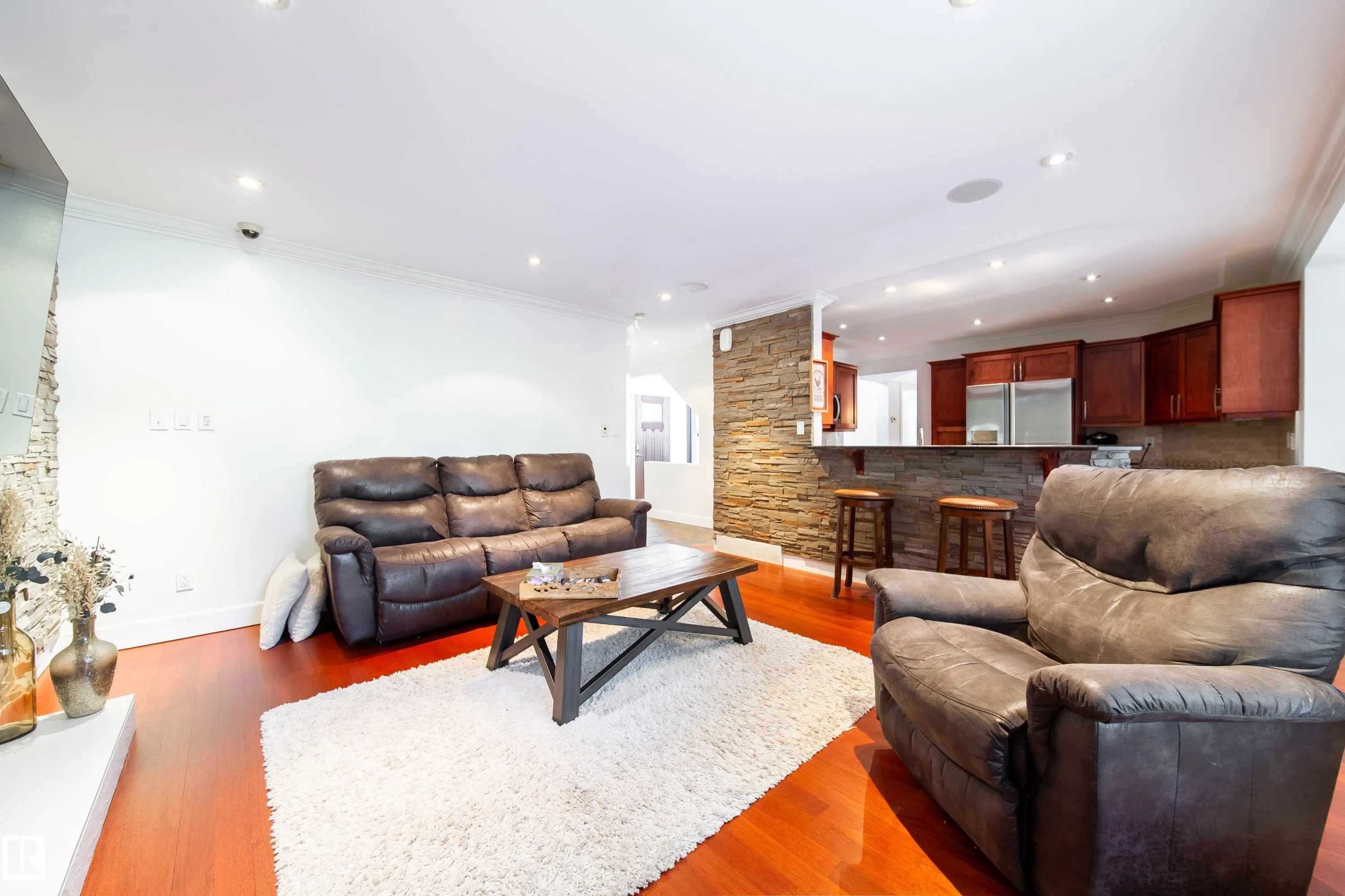 89 DUFFERIN Street