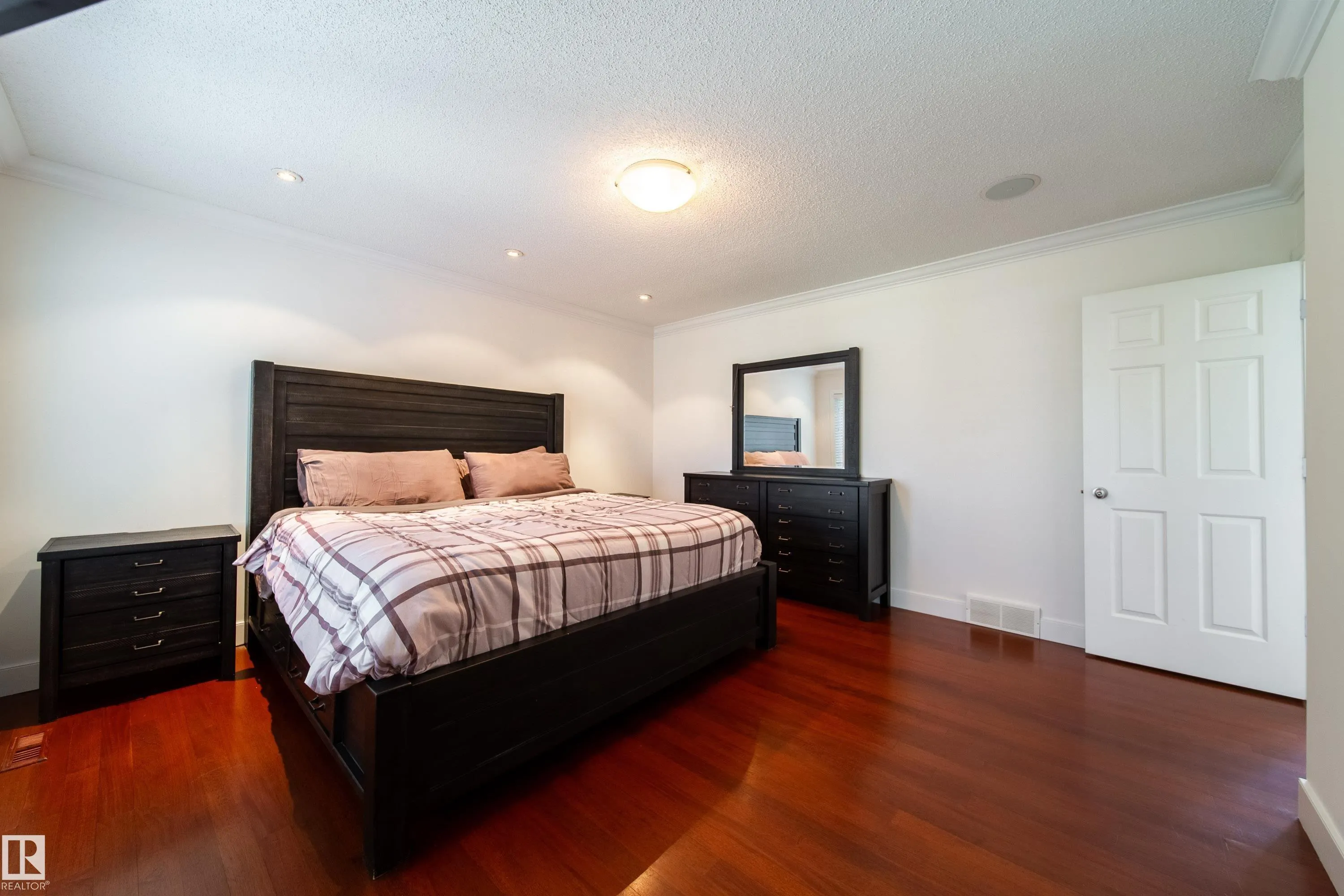 89 DUFFERIN Street
