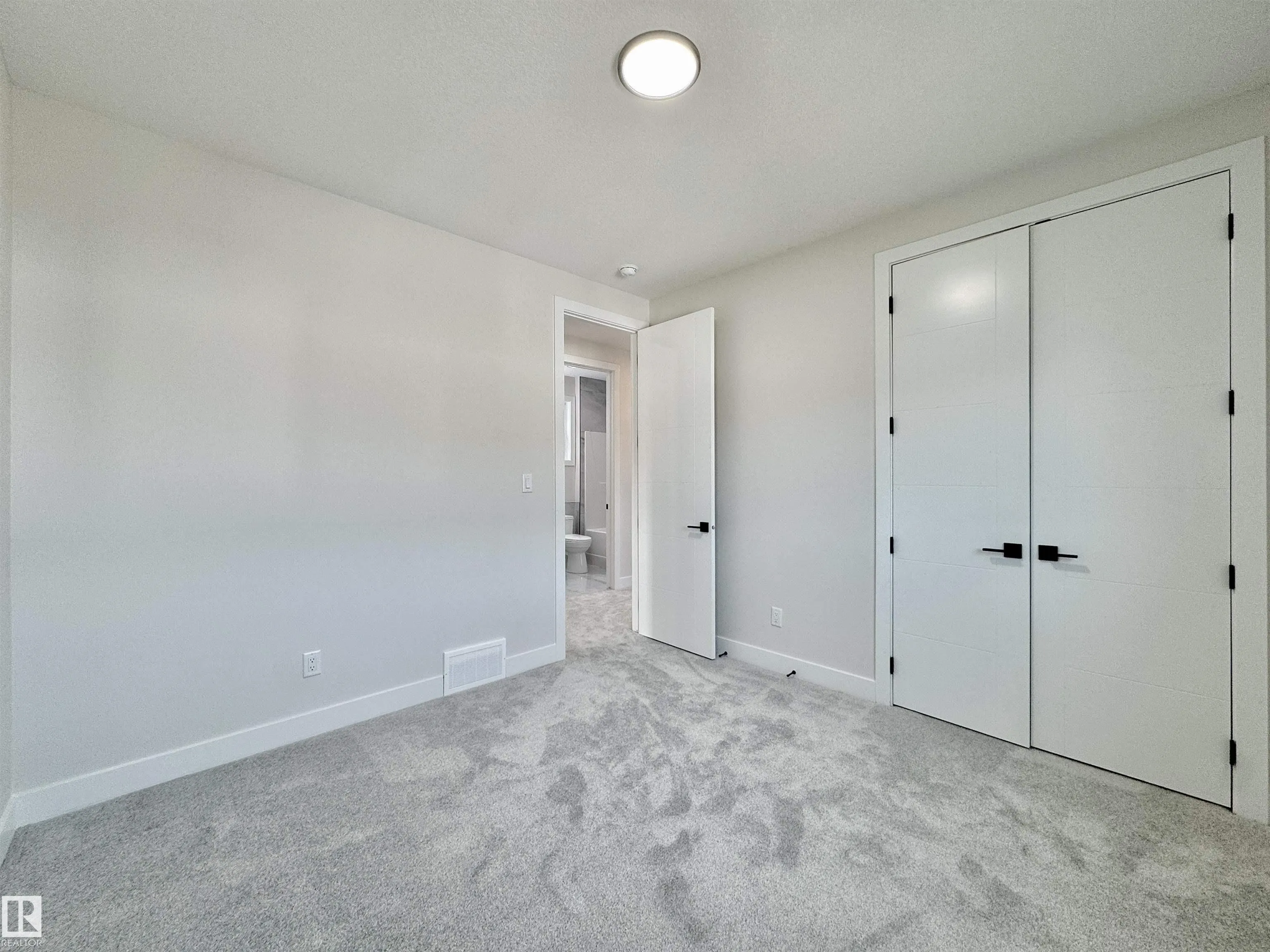 7027 KIVIAQ Crescent