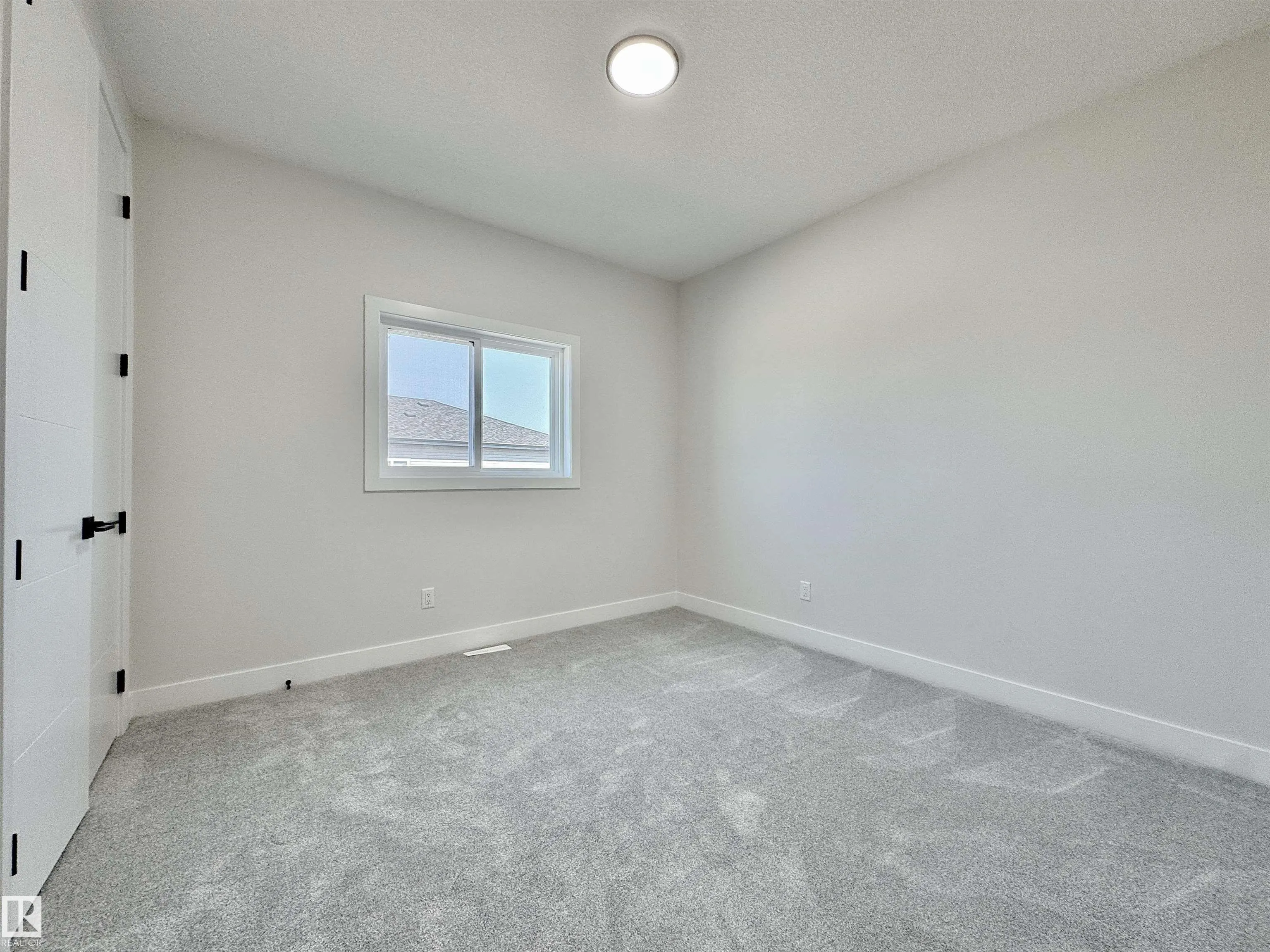 7027 KIVIAQ Crescent