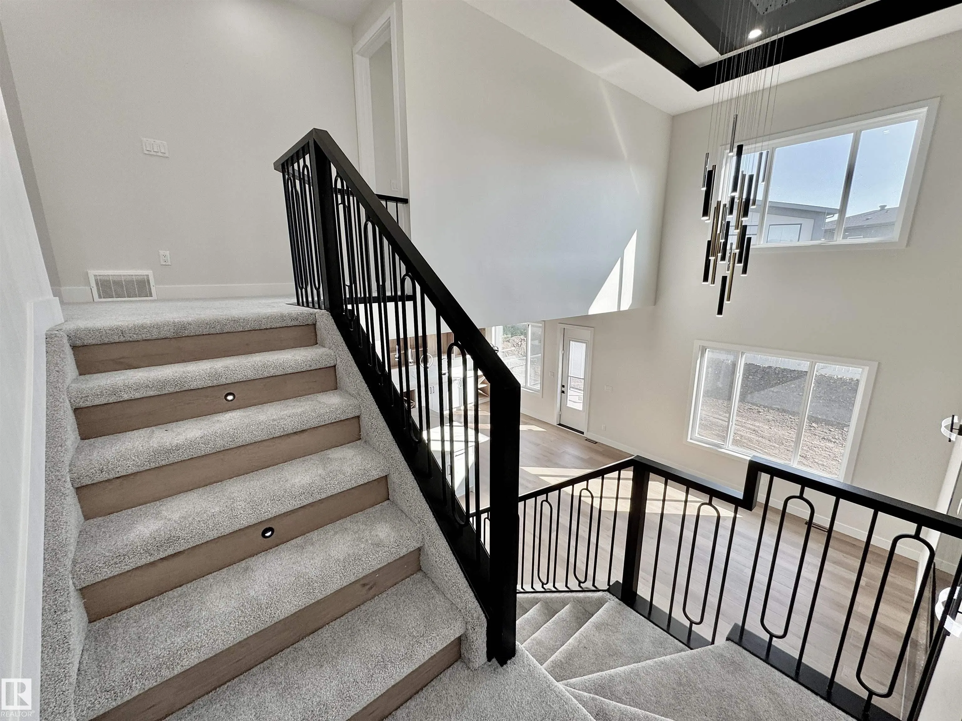 7027 KIVIAQ Crescent