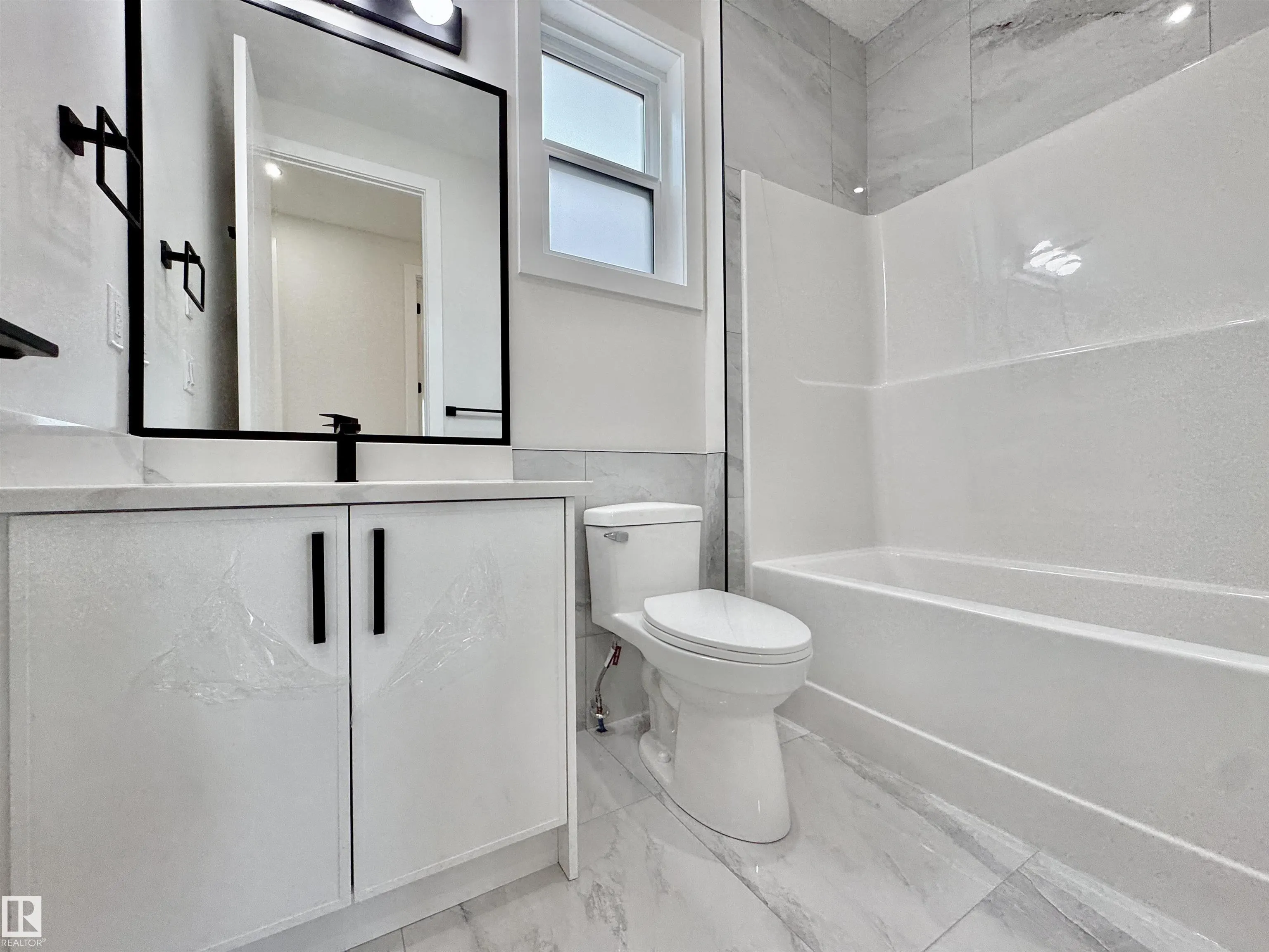 7027 KIVIAQ Crescent