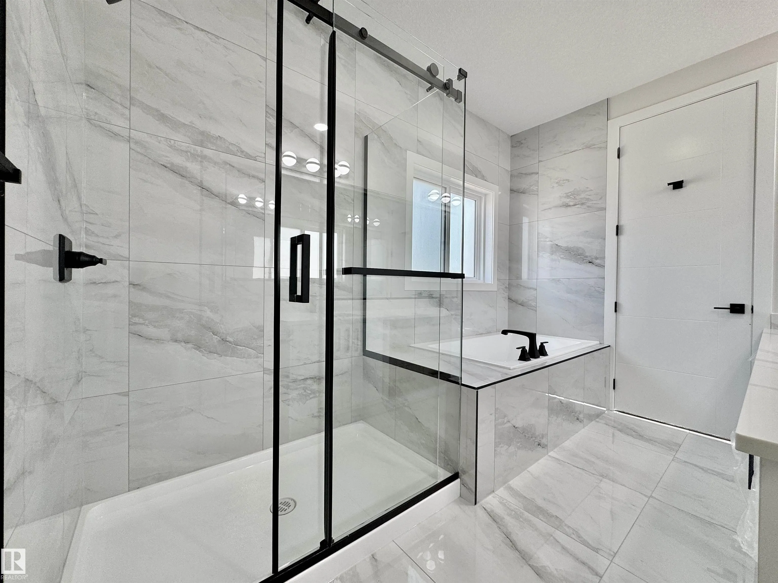7027 KIVIAQ Crescent