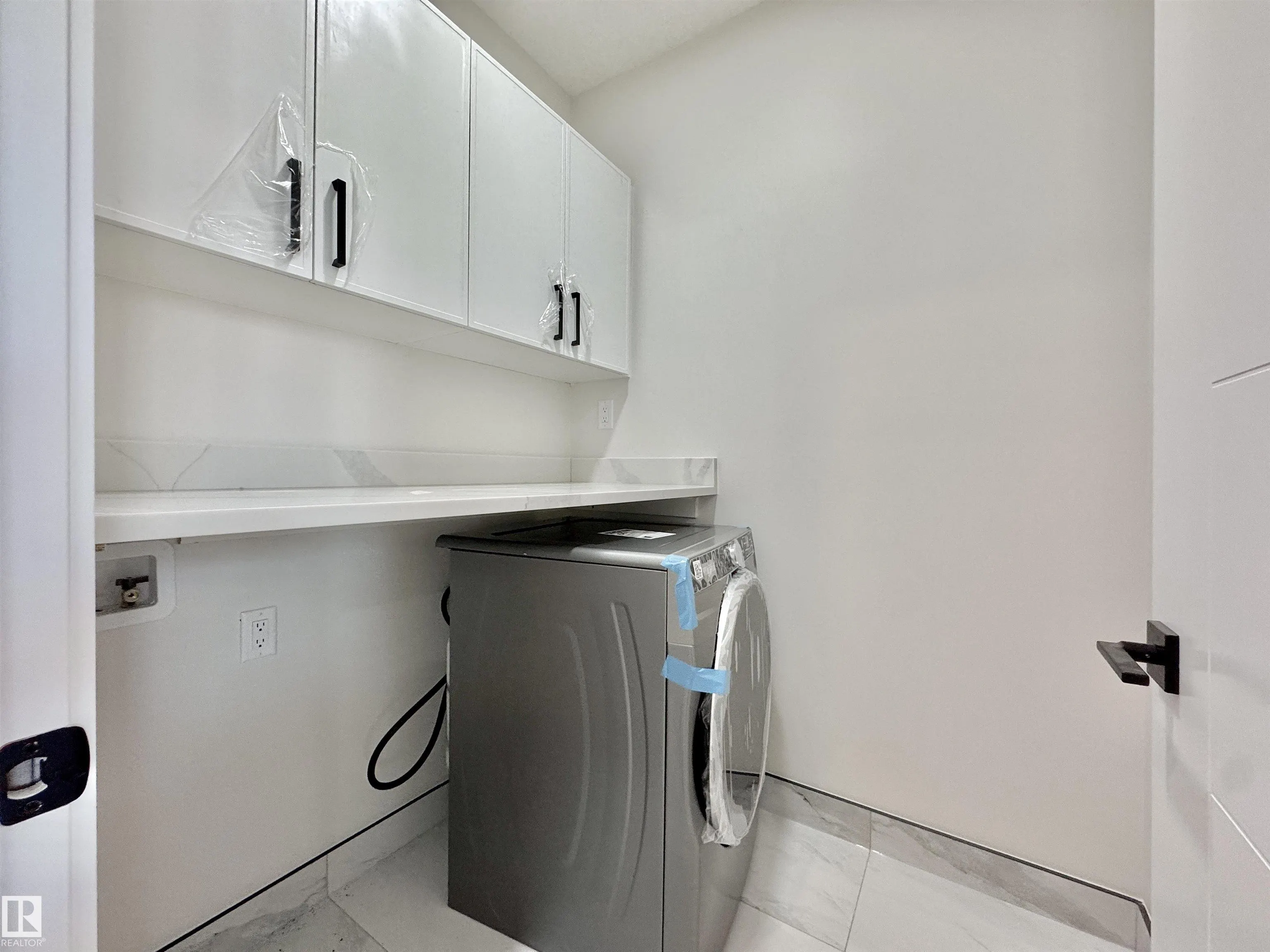7027 KIVIAQ Crescent