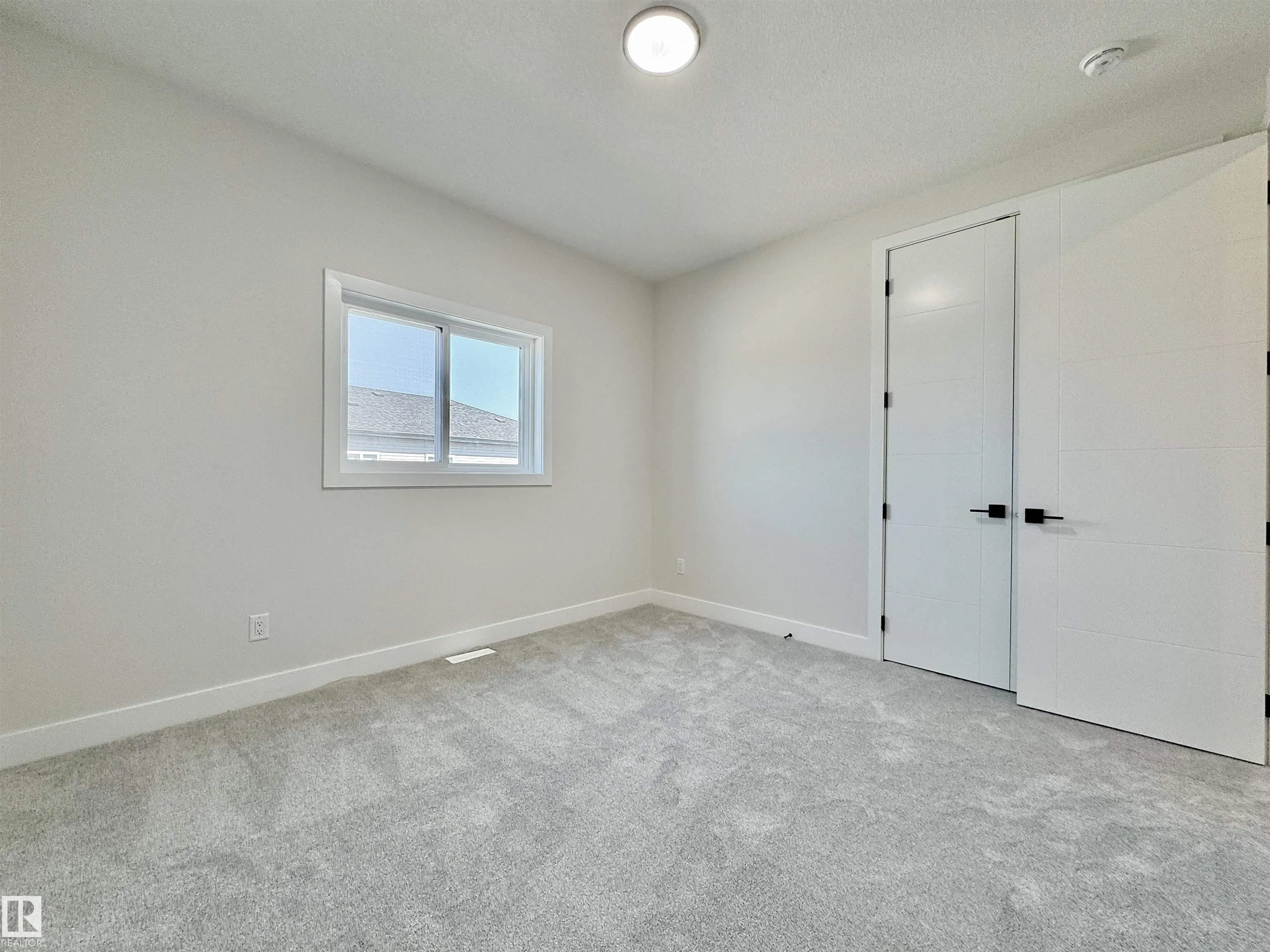 7027 KIVIAQ Crescent
