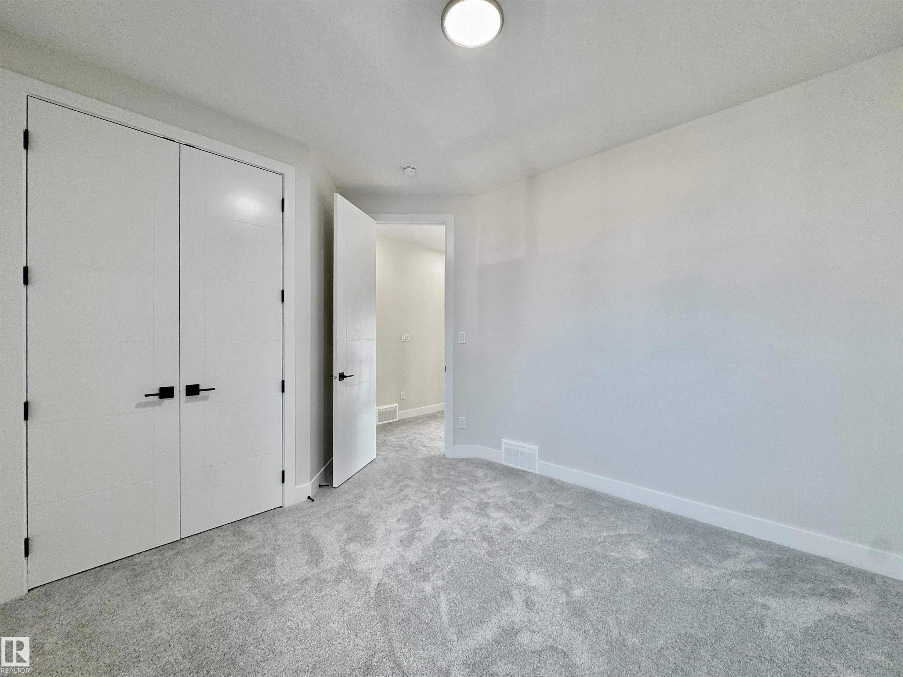 7027 KIVIAQ Crescent
