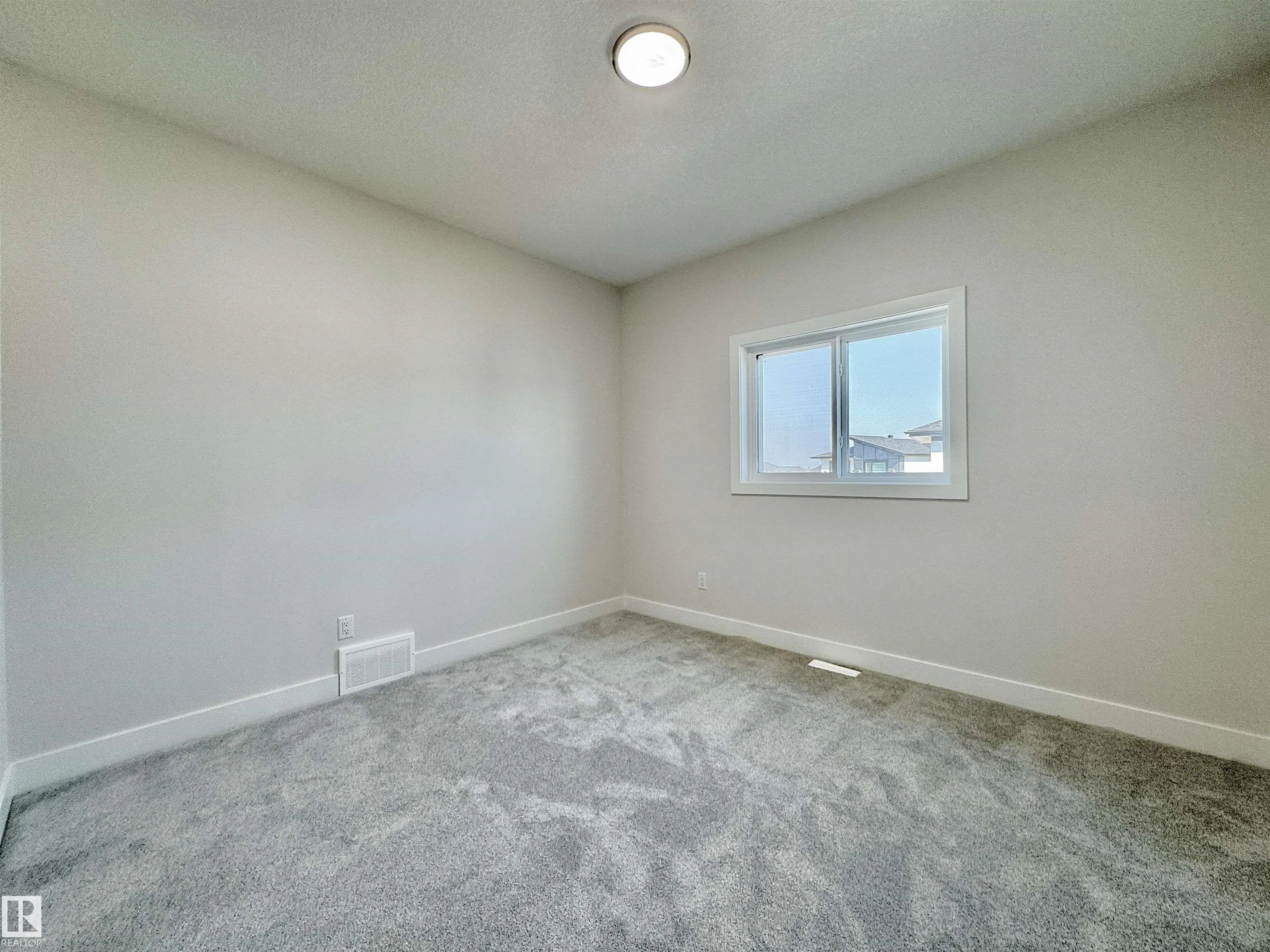 7027 KIVIAQ Crescent