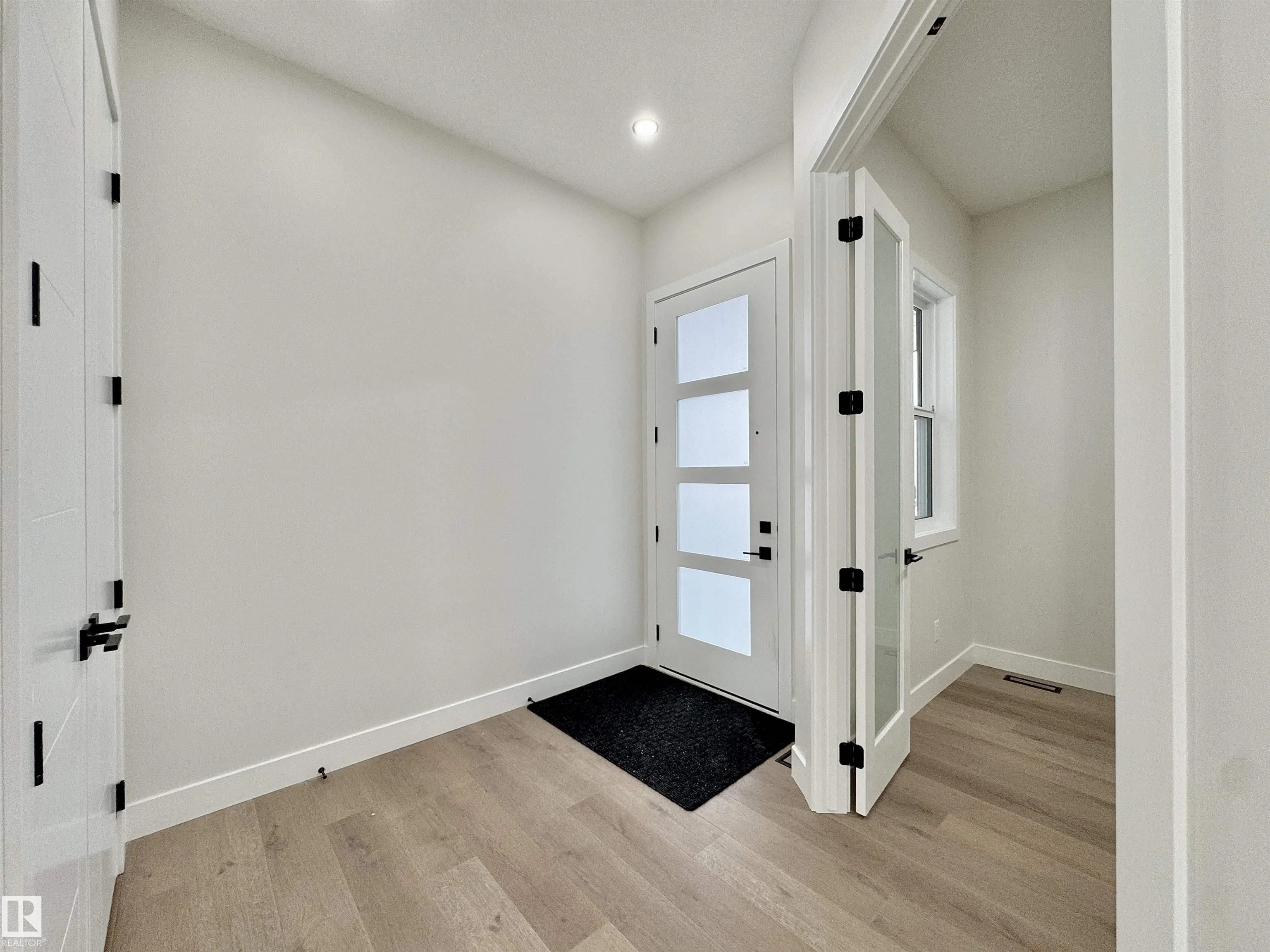 7027 KIVIAQ Crescent