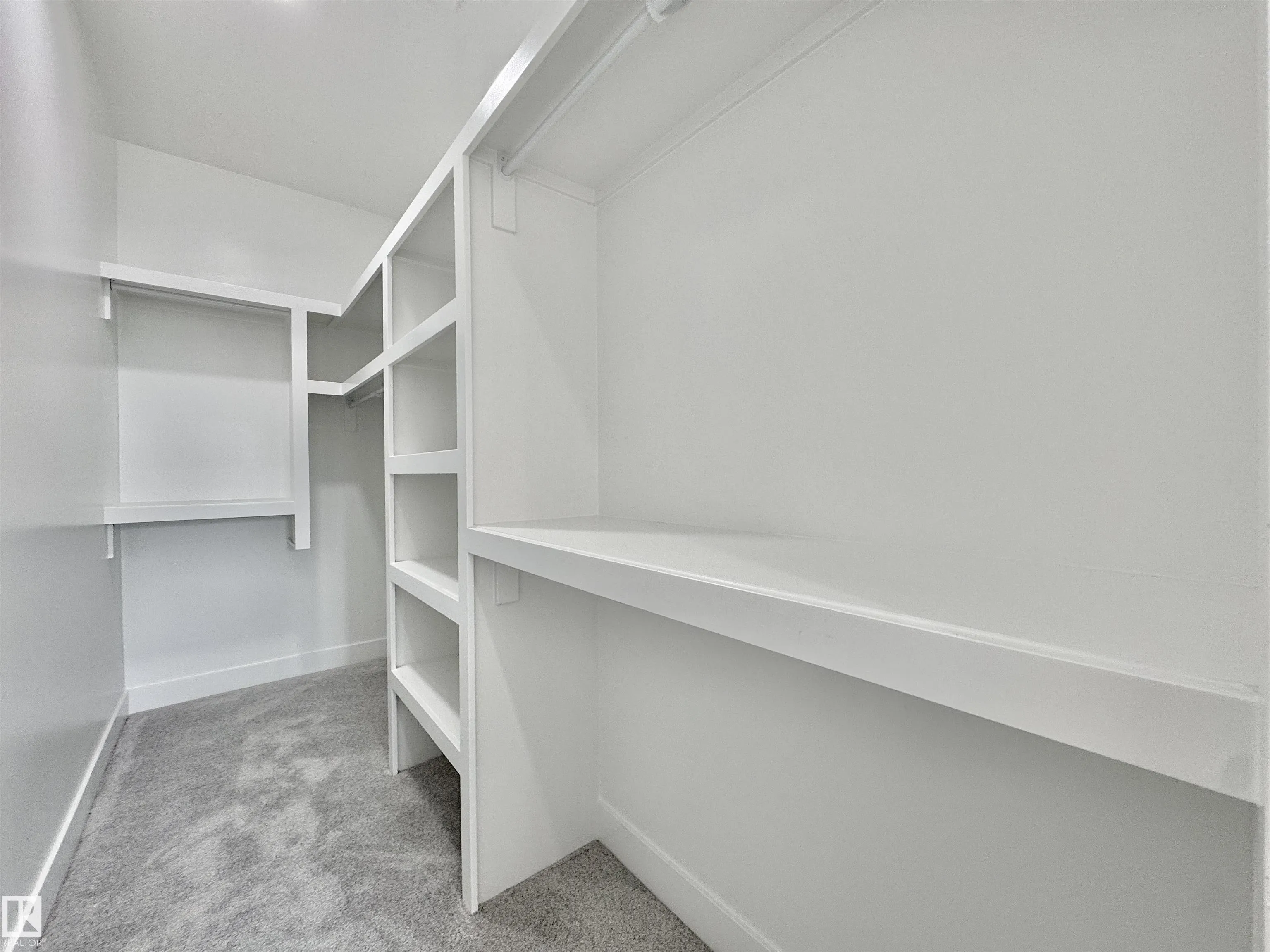 7027 KIVIAQ Crescent