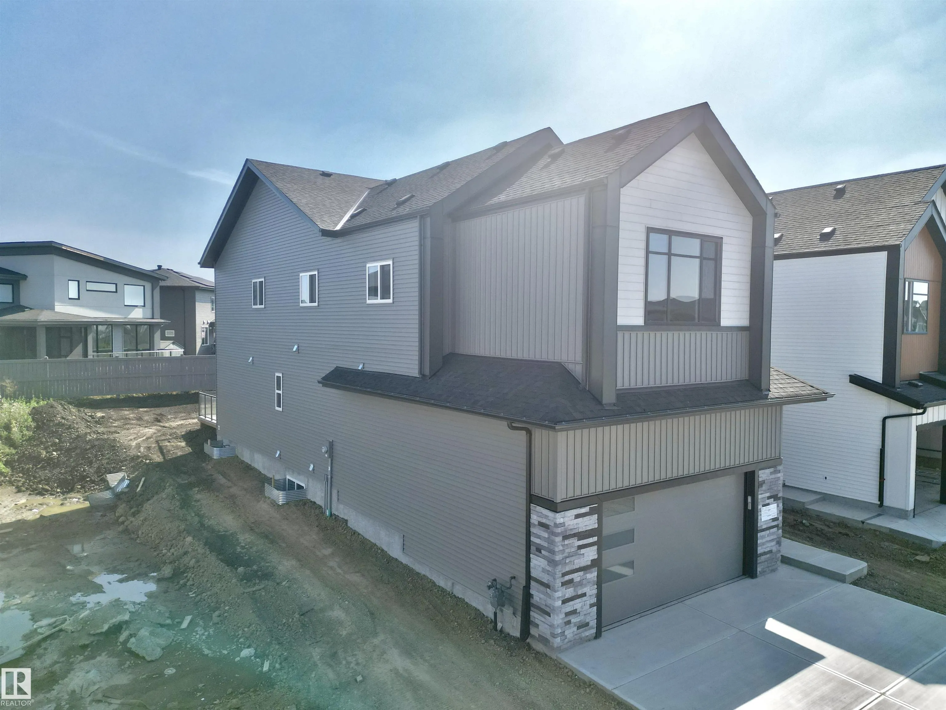 7027 KIVIAQ Crescent