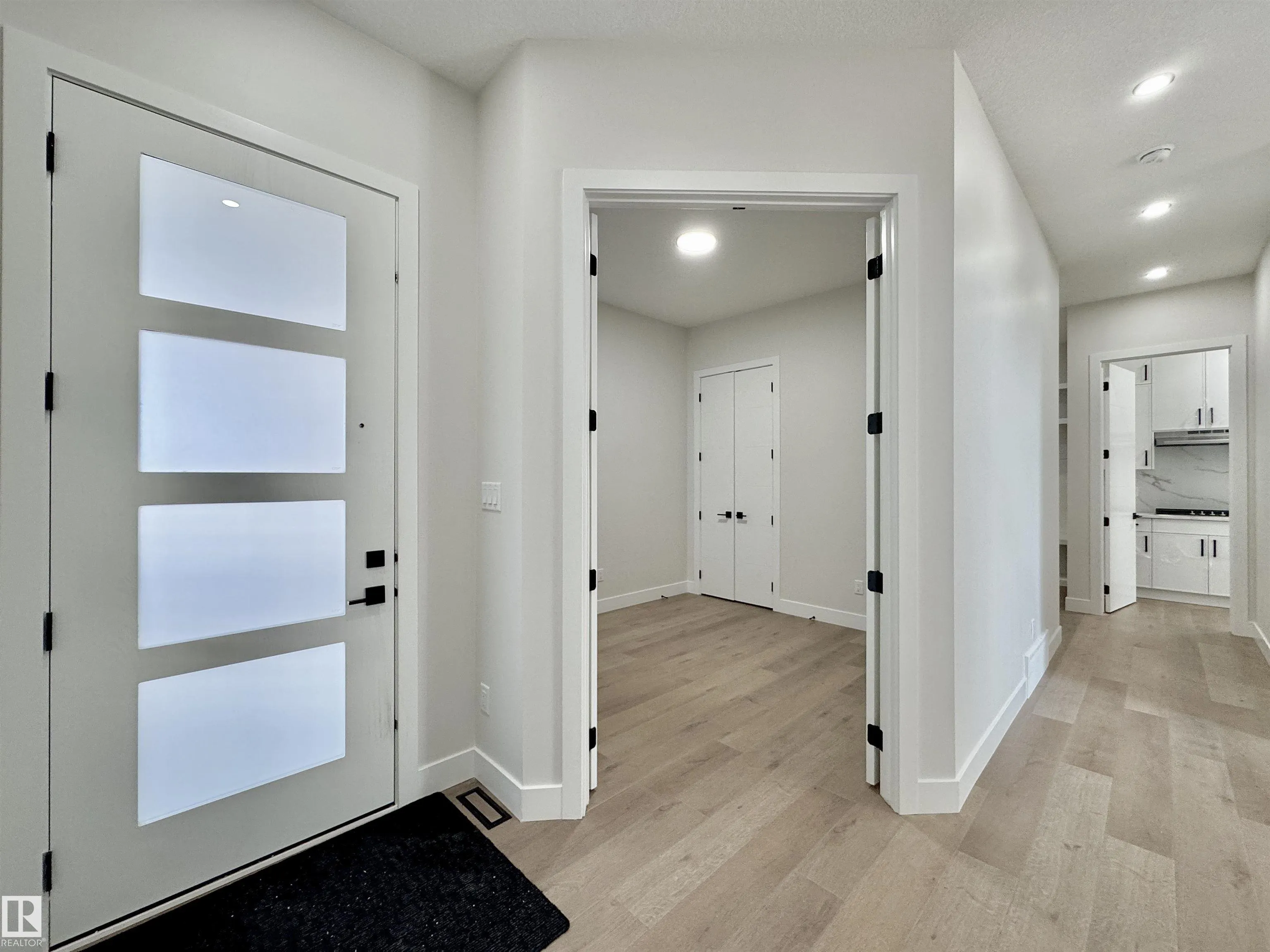 7027 KIVIAQ Crescent