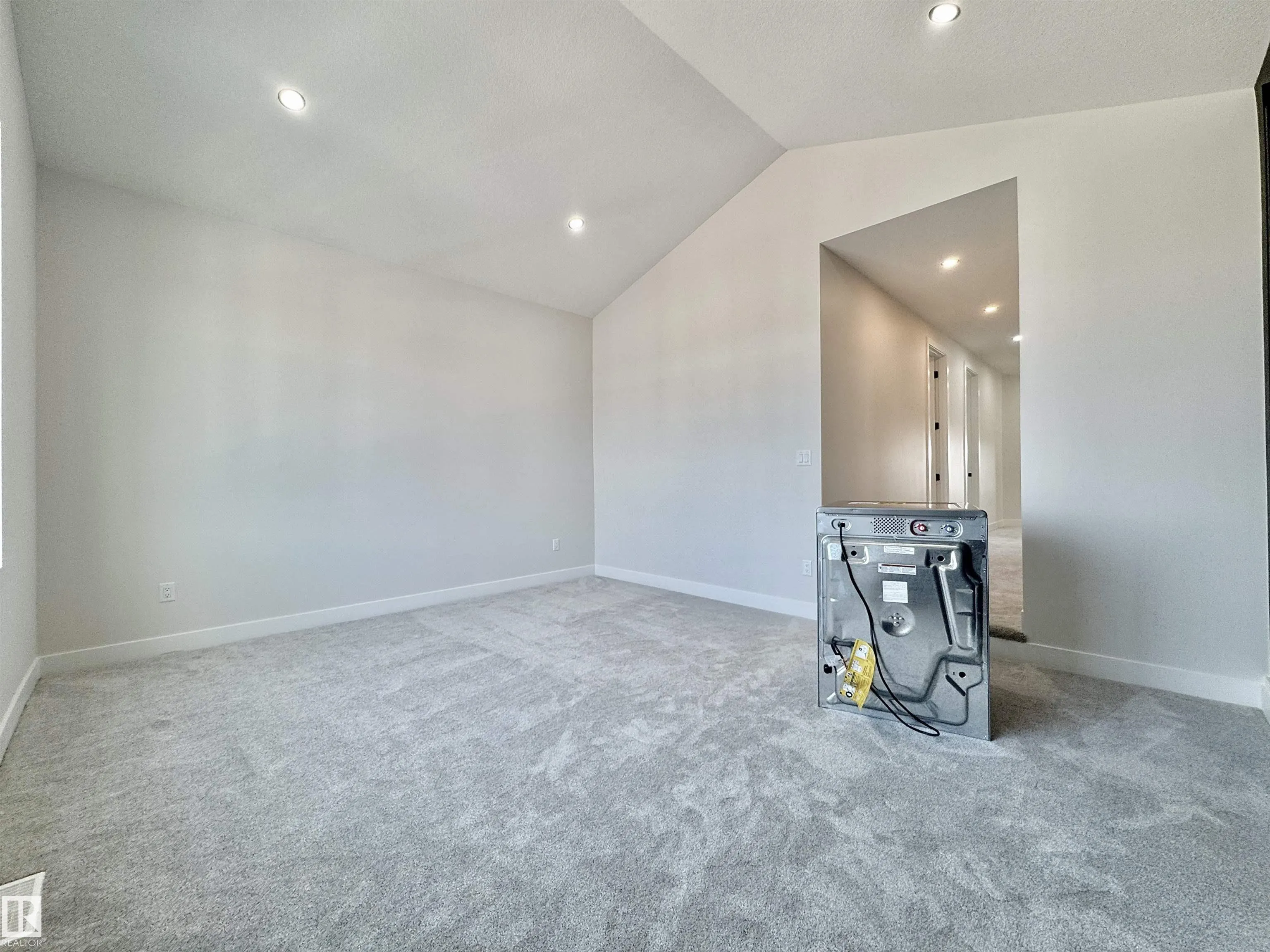7027 KIVIAQ Crescent