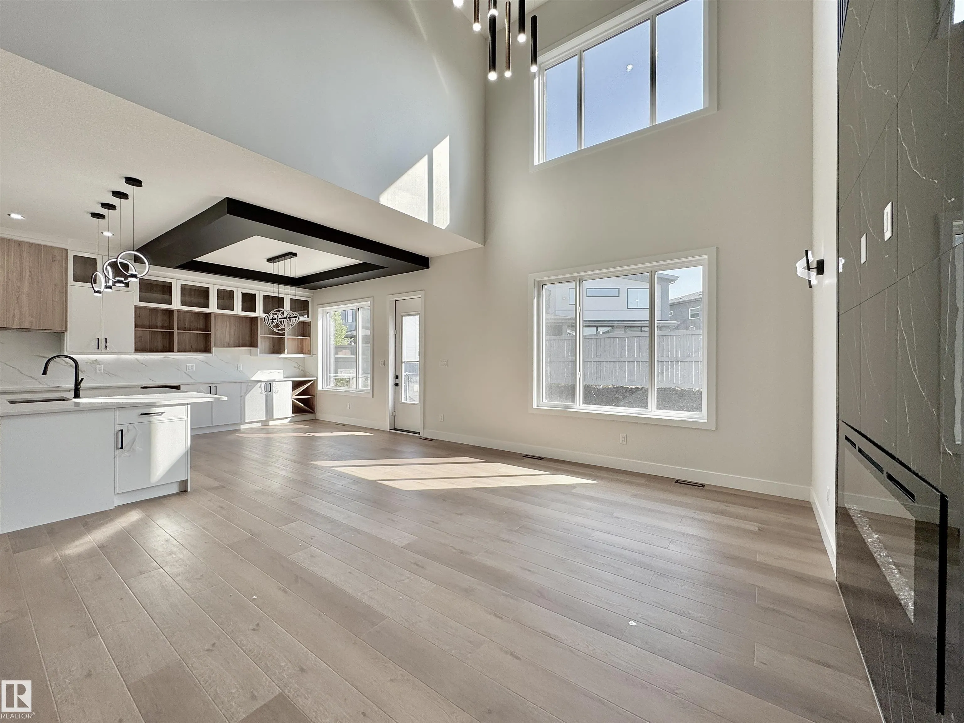 7027 KIVIAQ Crescent