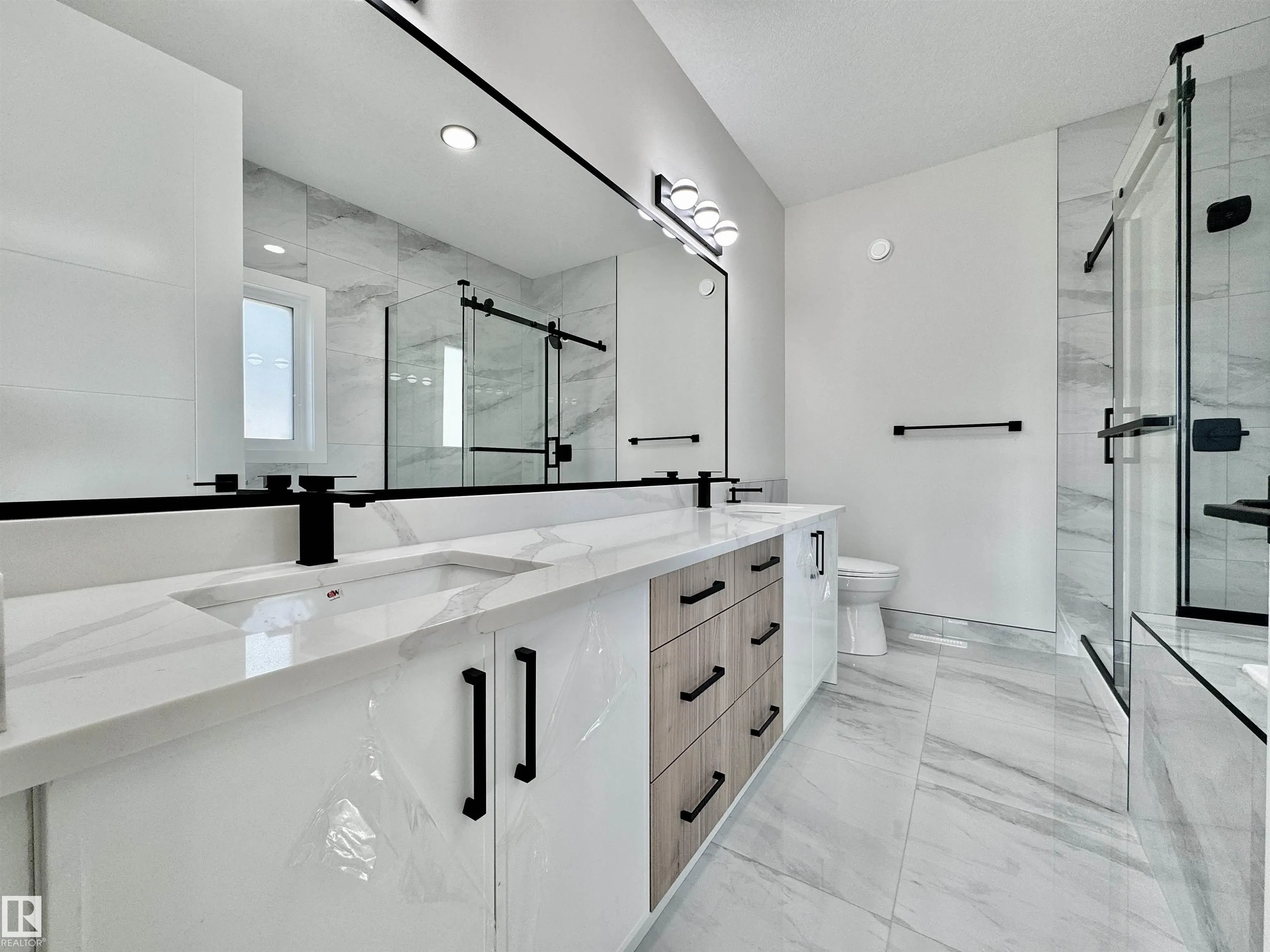 7027 KIVIAQ Crescent