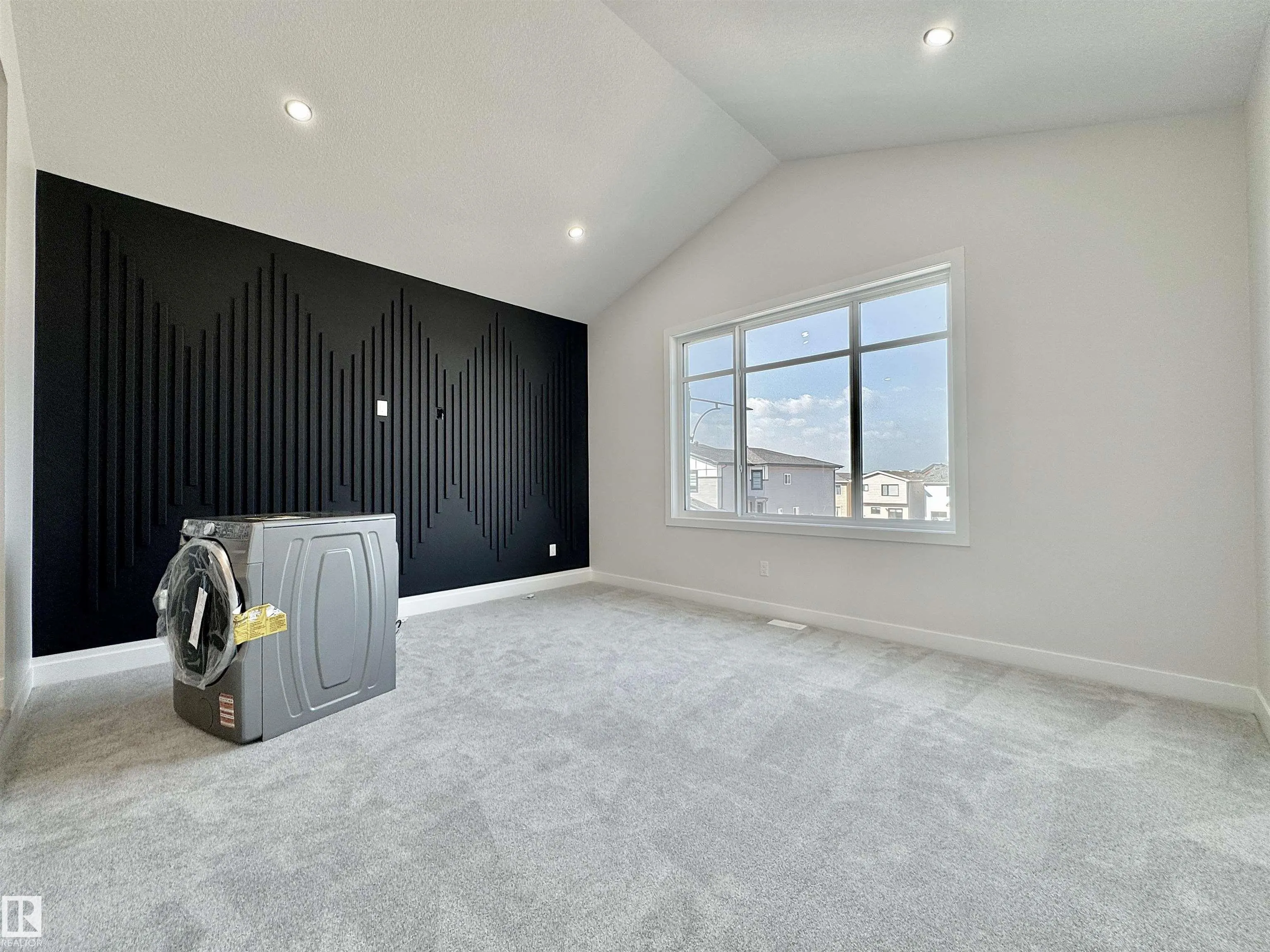 7027 KIVIAQ Crescent