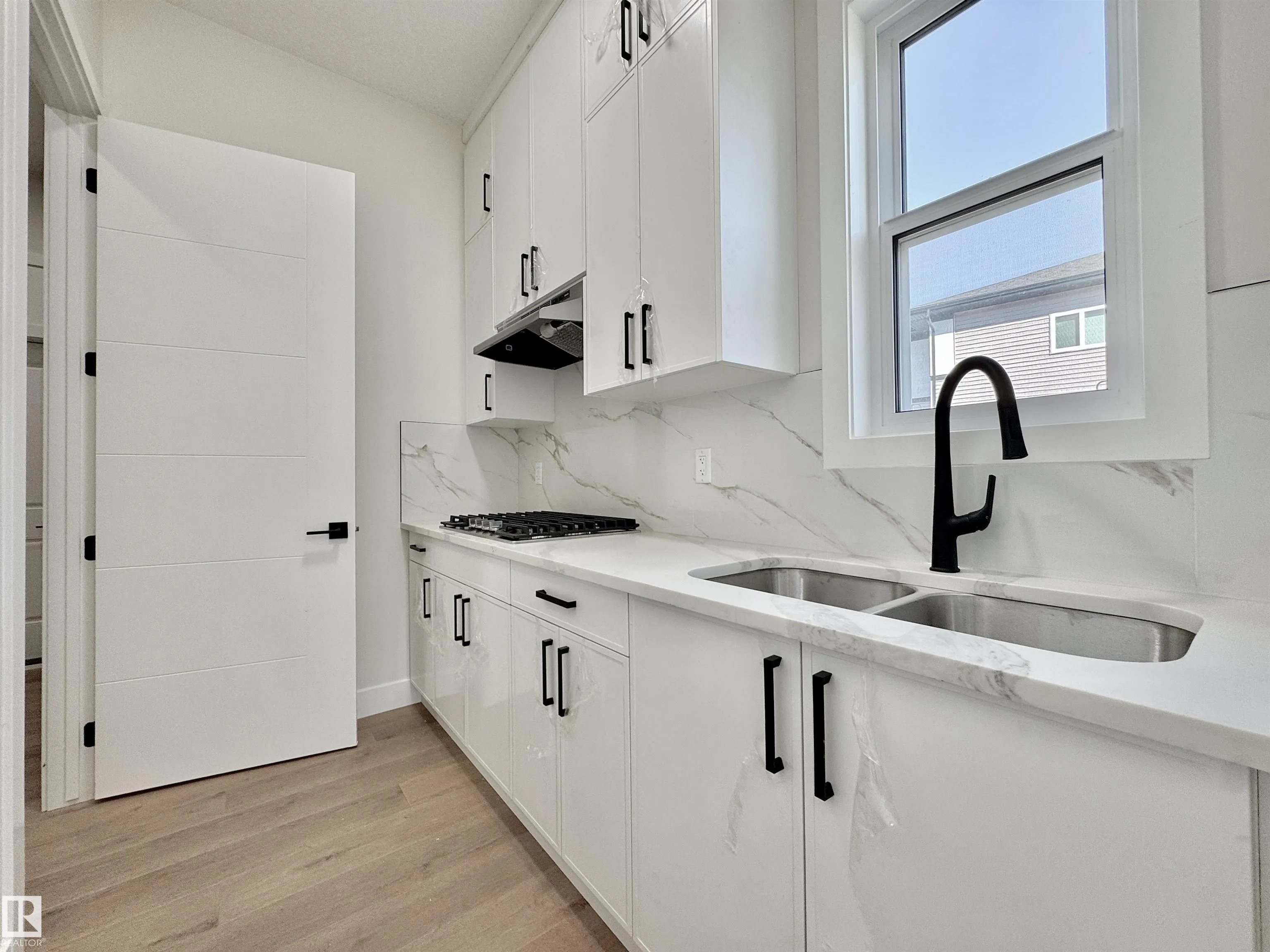 7027 KIVIAQ Crescent