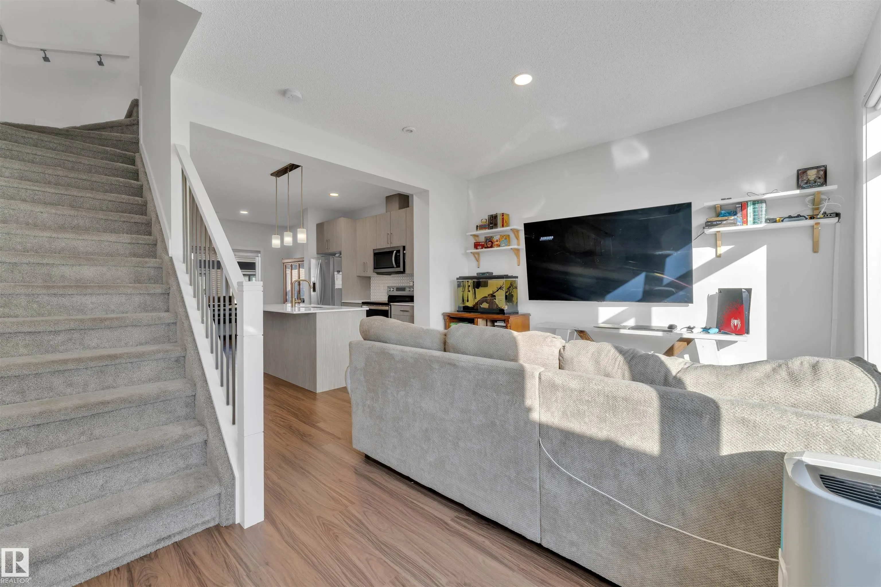 1010 RABBIT HILL Road