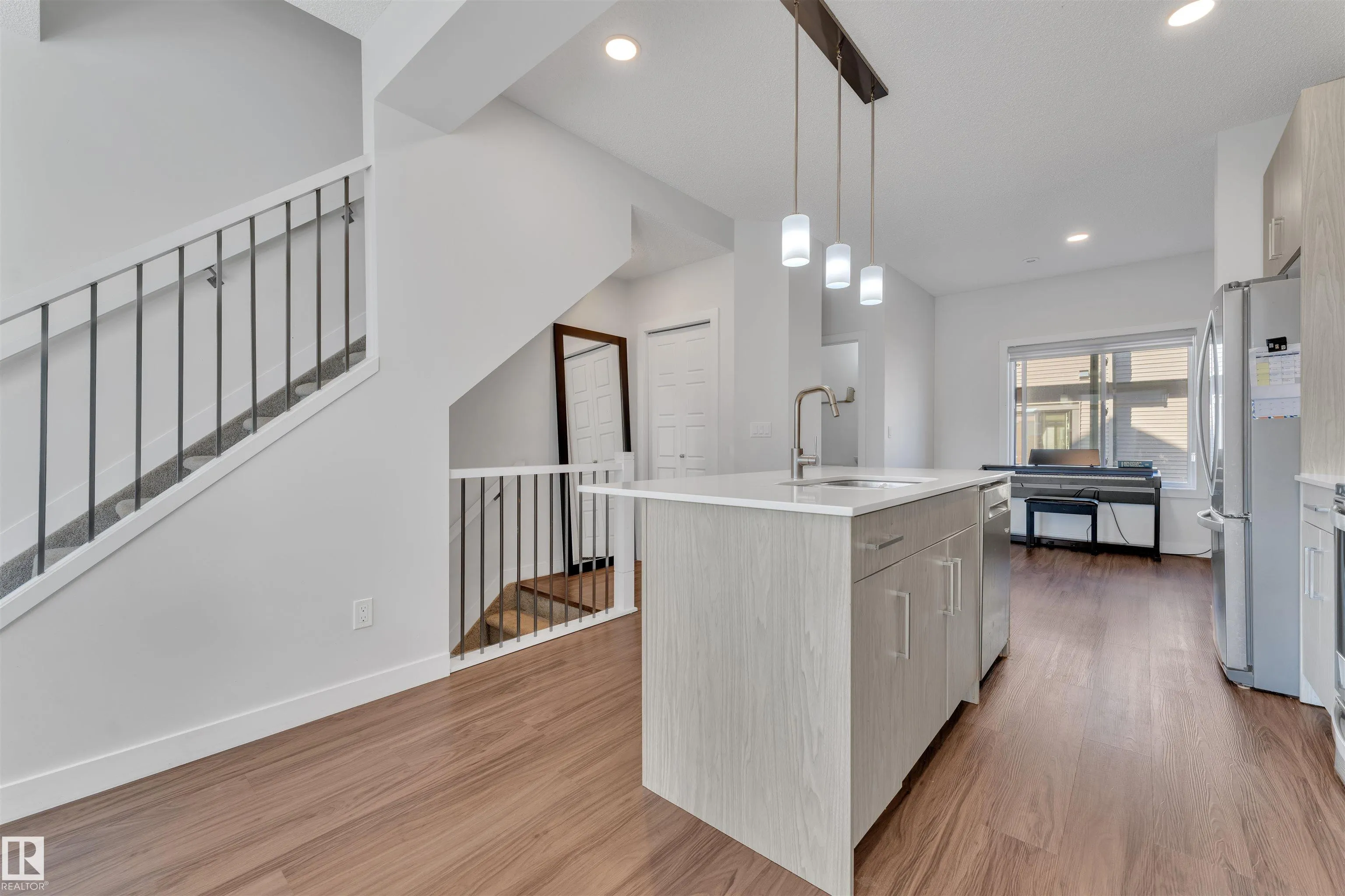 1010 RABBIT HILL Road