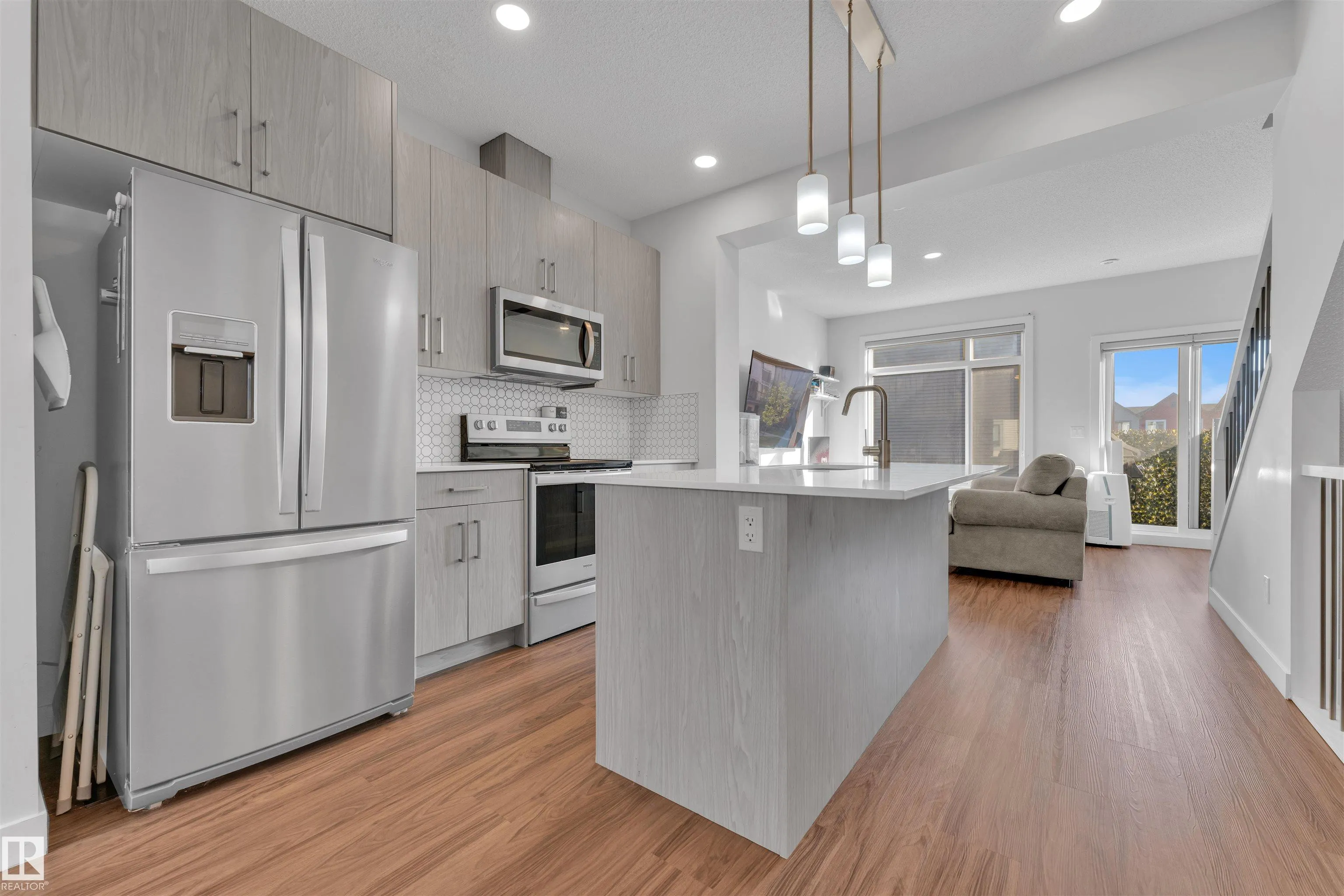 1010 RABBIT HILL Road