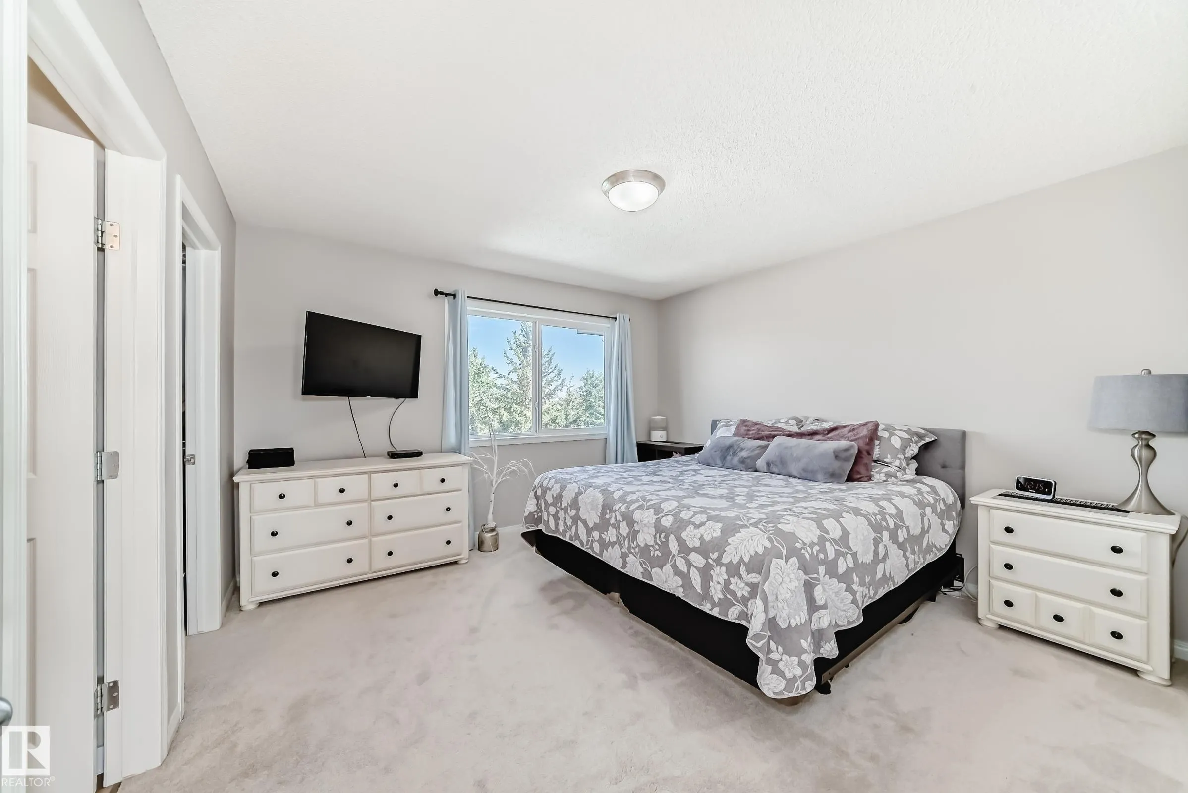 246 SUMMERTON Crescent