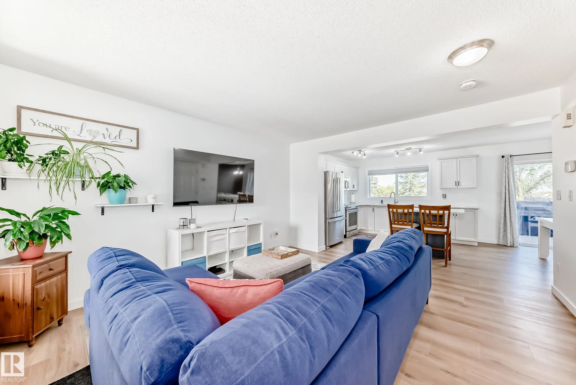 246 SUMMERTON Crescent
