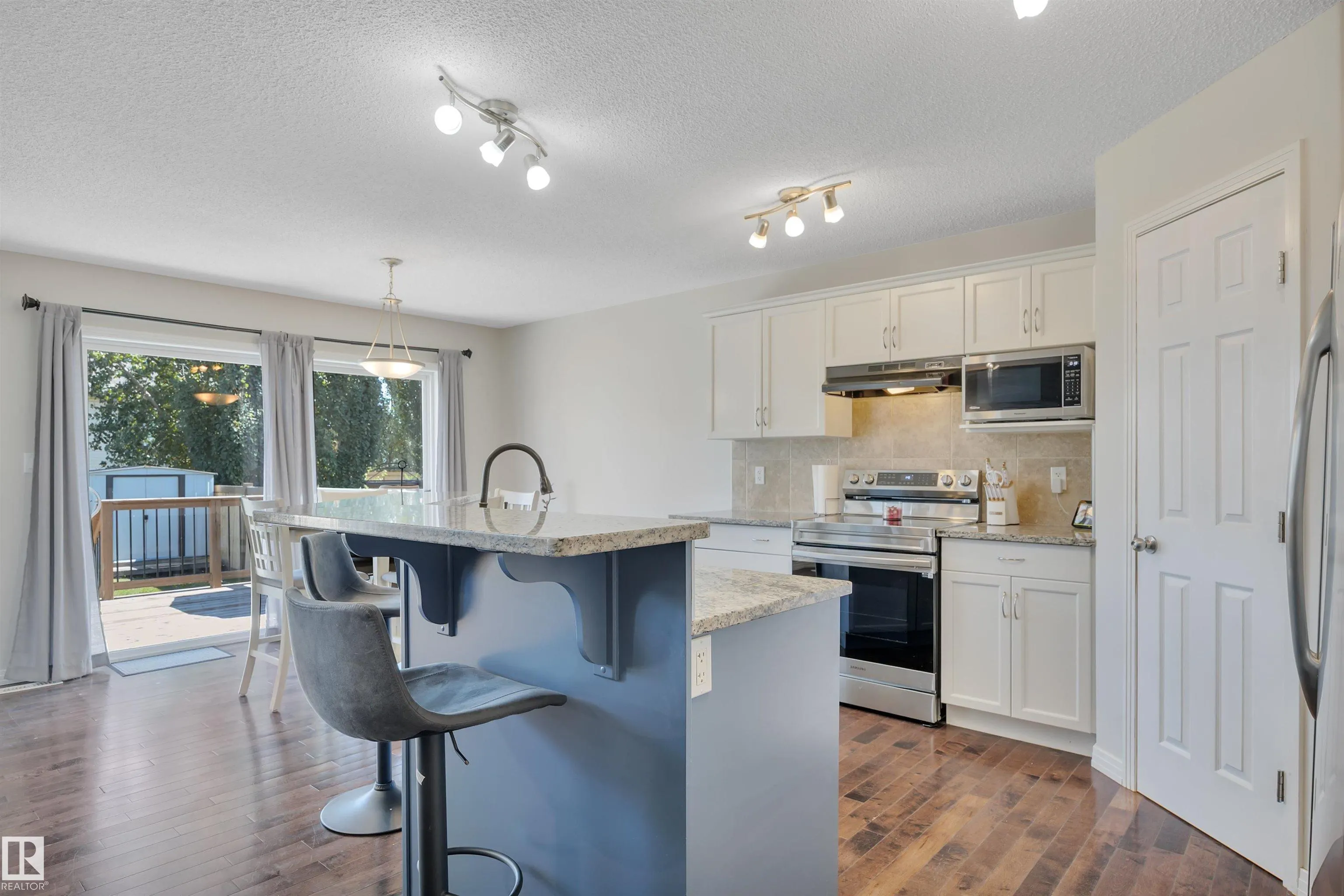 203 AVENA Circle