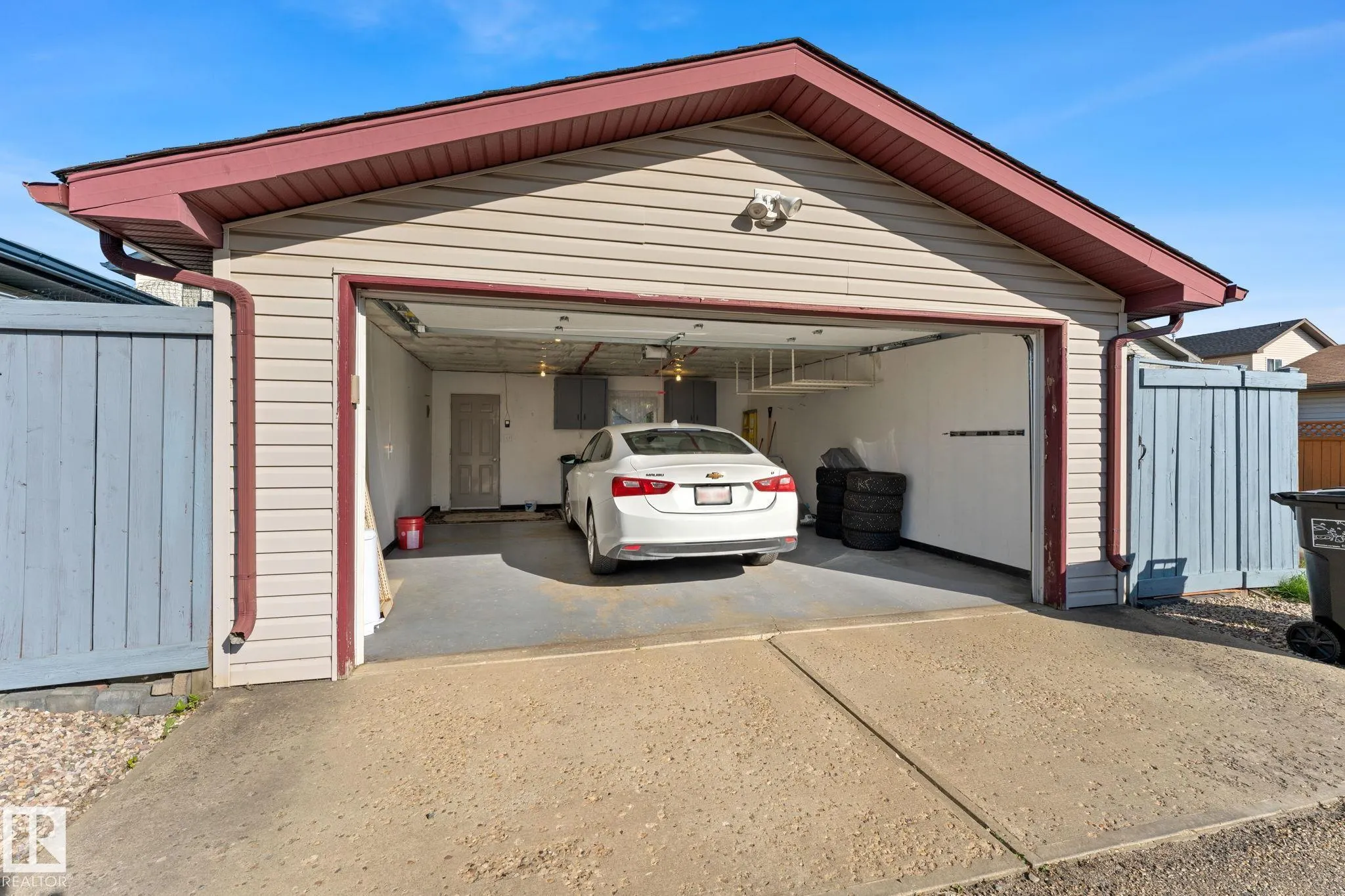 17348 90 Street
