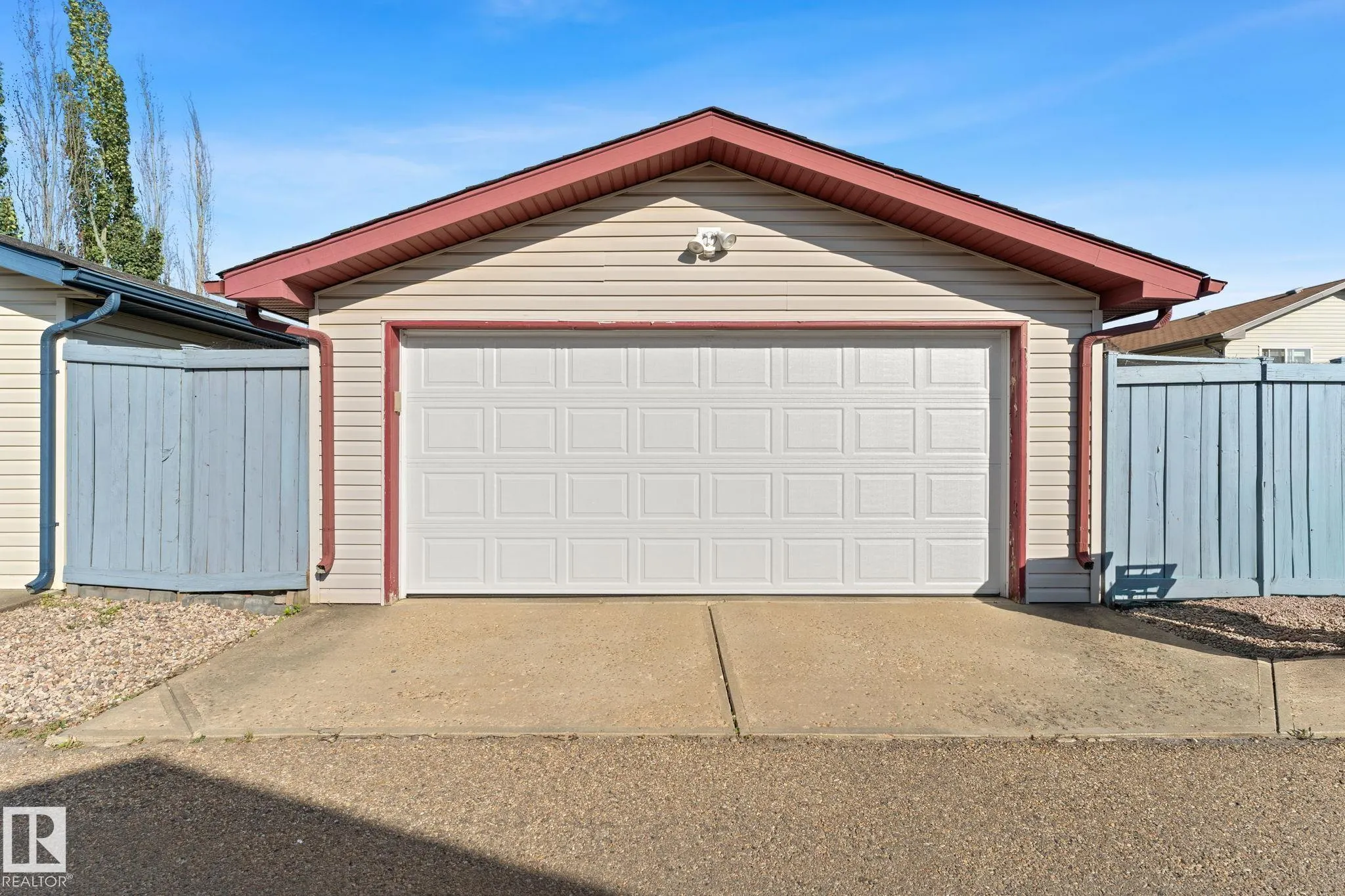 17348 90 Street