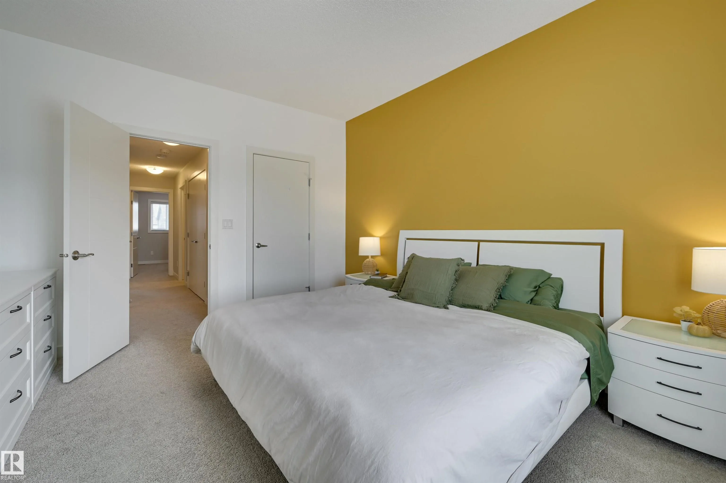 7343 EDGEMONT Way
