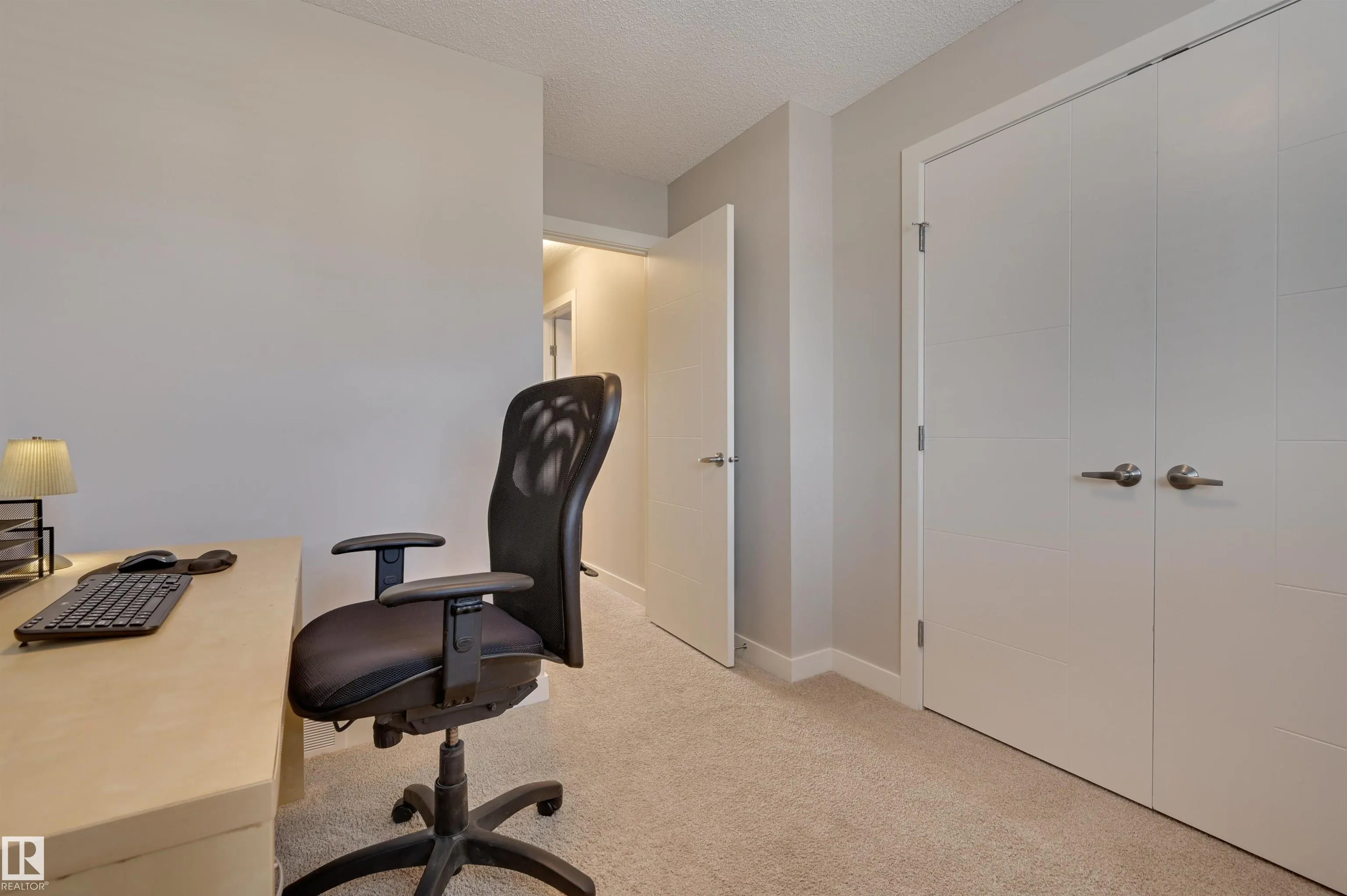 7343 EDGEMONT Way