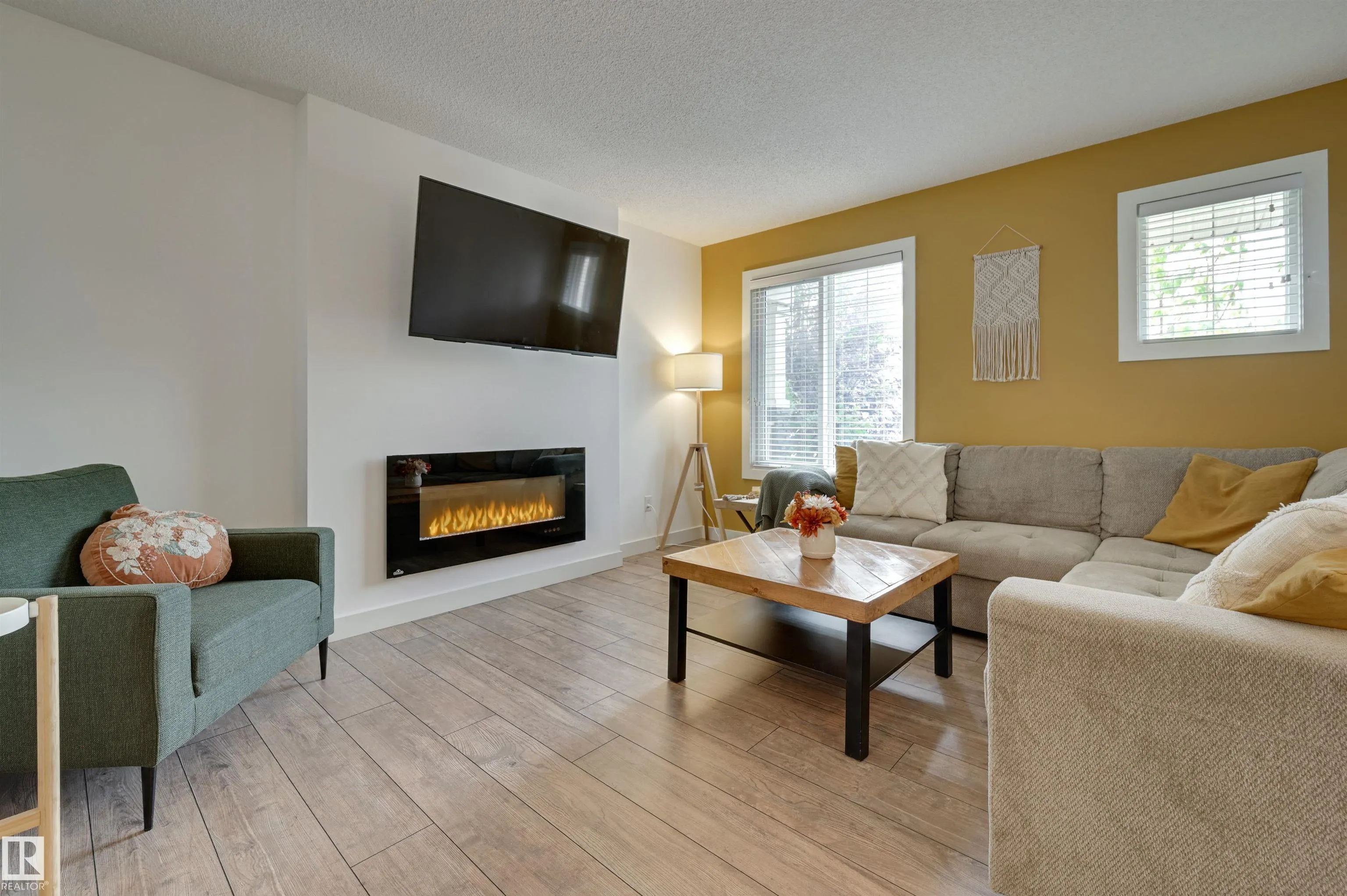 7343 EDGEMONT Way