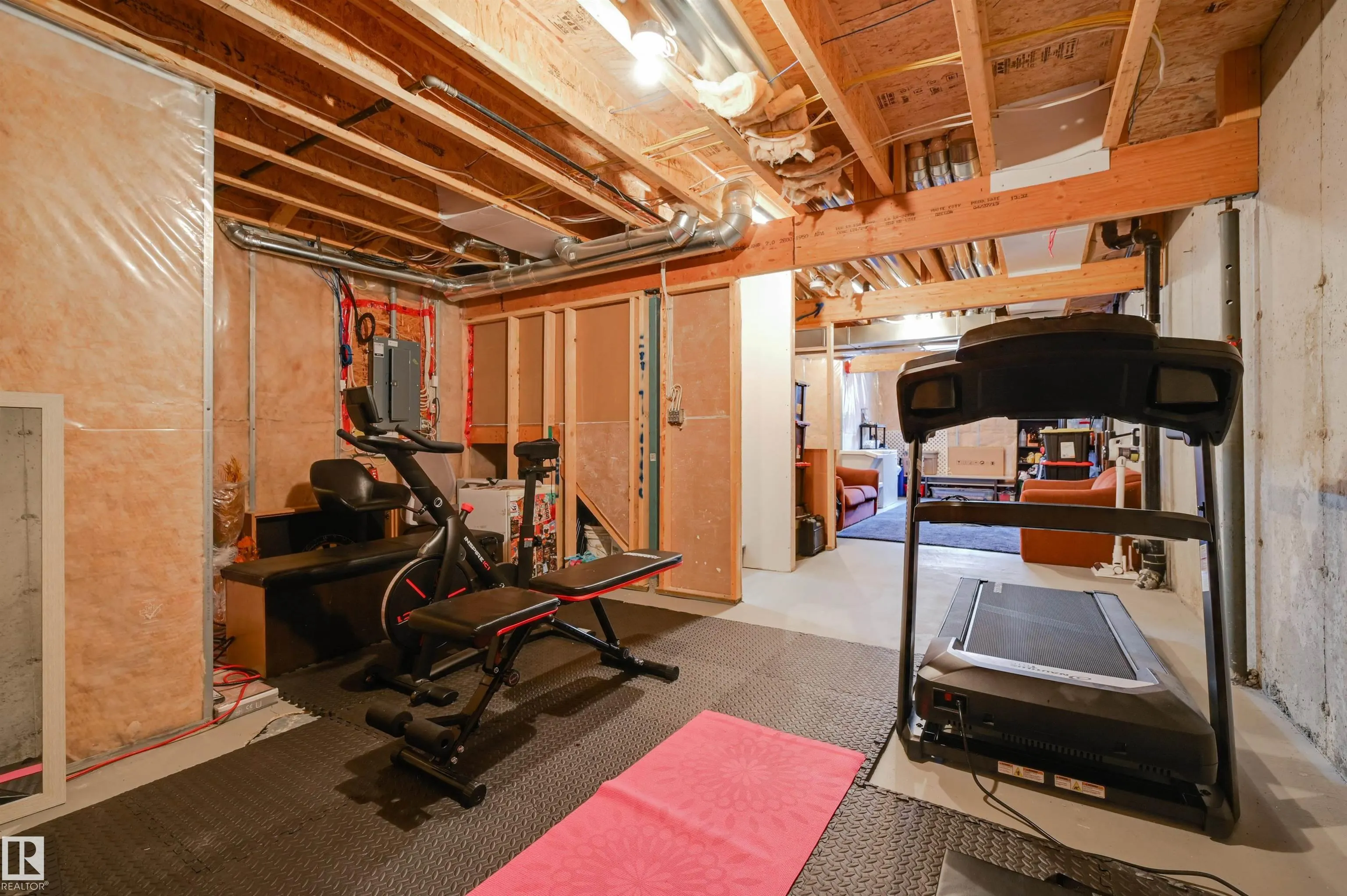 7343 EDGEMONT Way