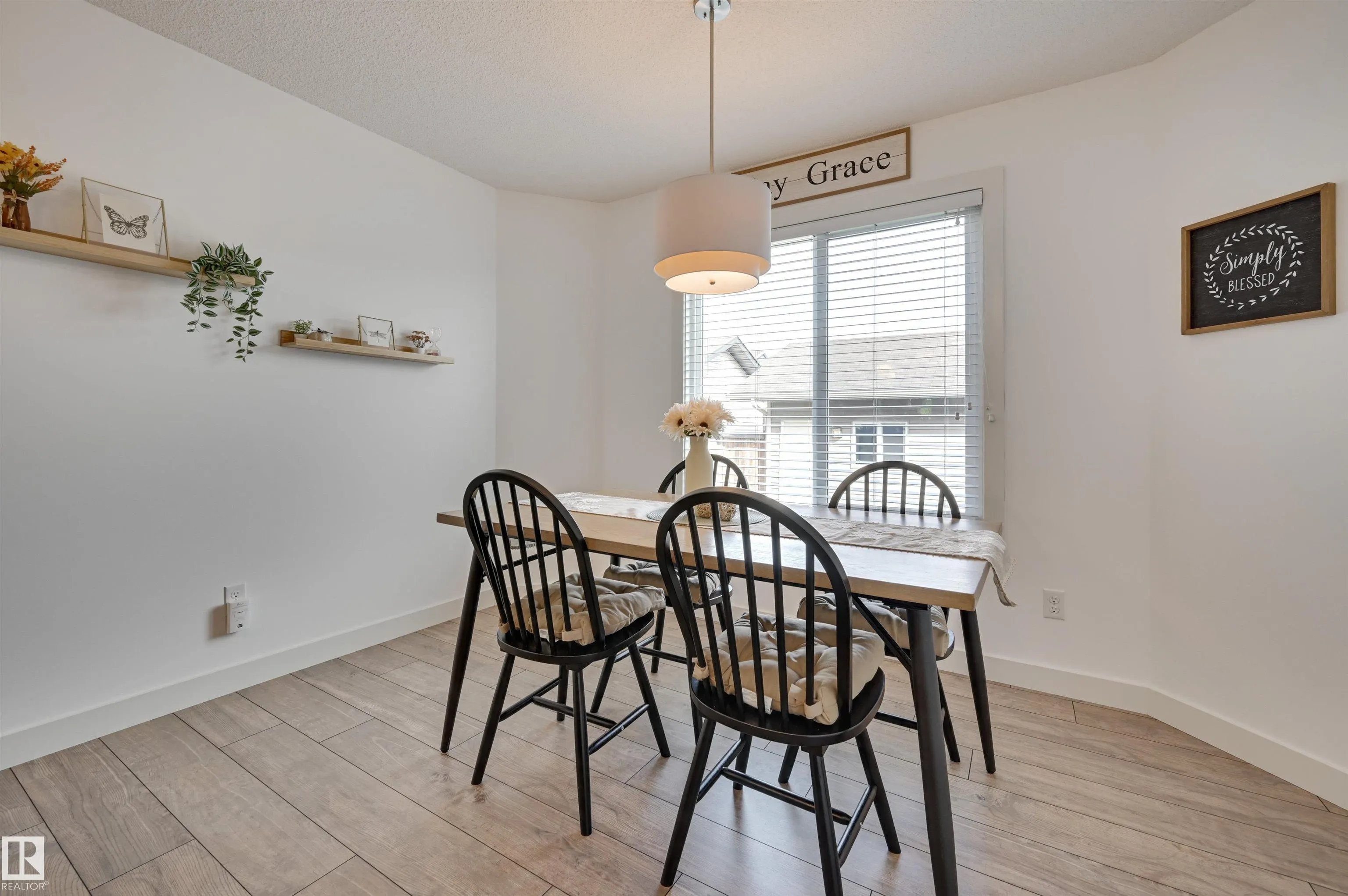 7343 EDGEMONT Way