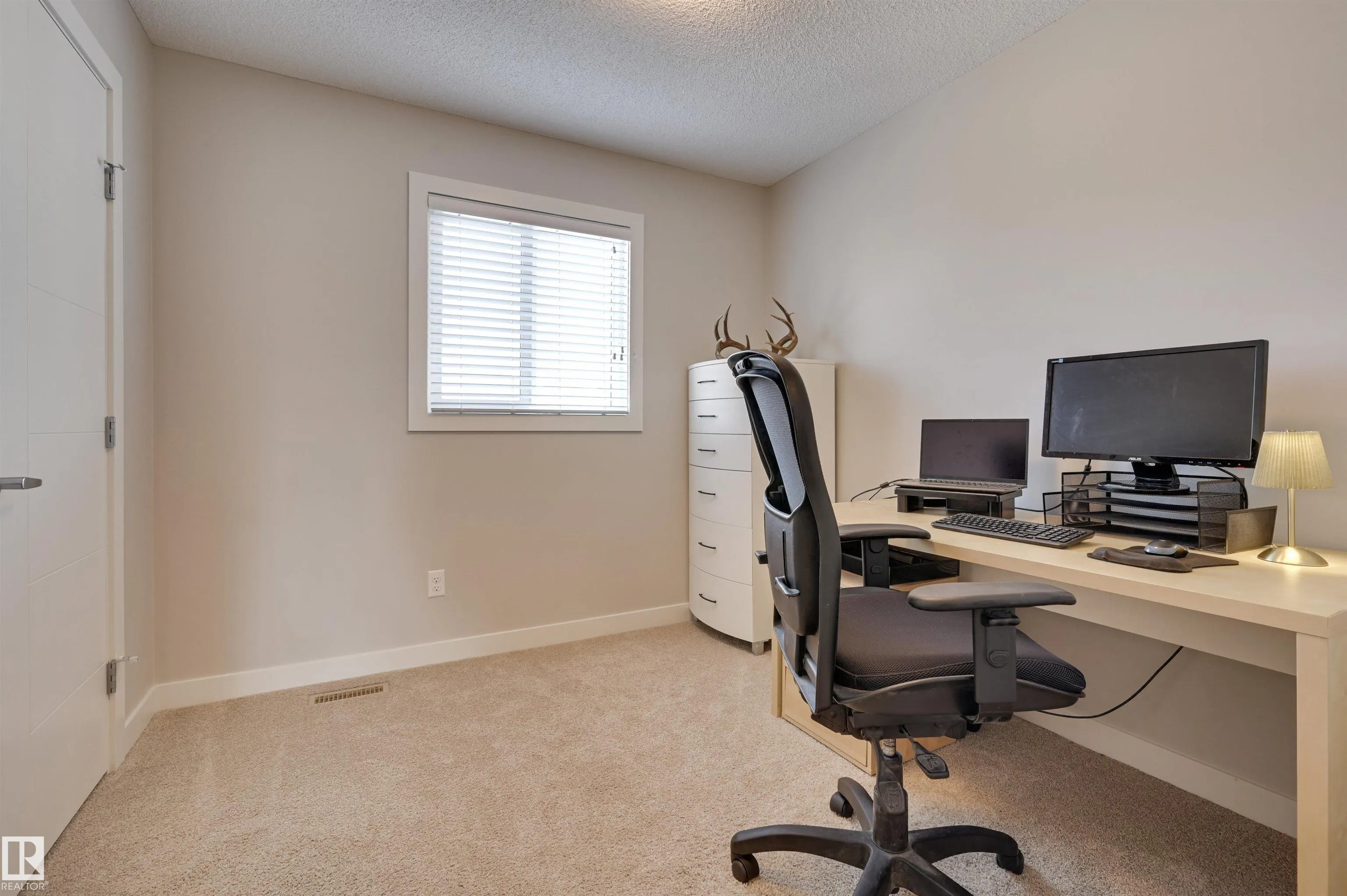 7343 EDGEMONT Way