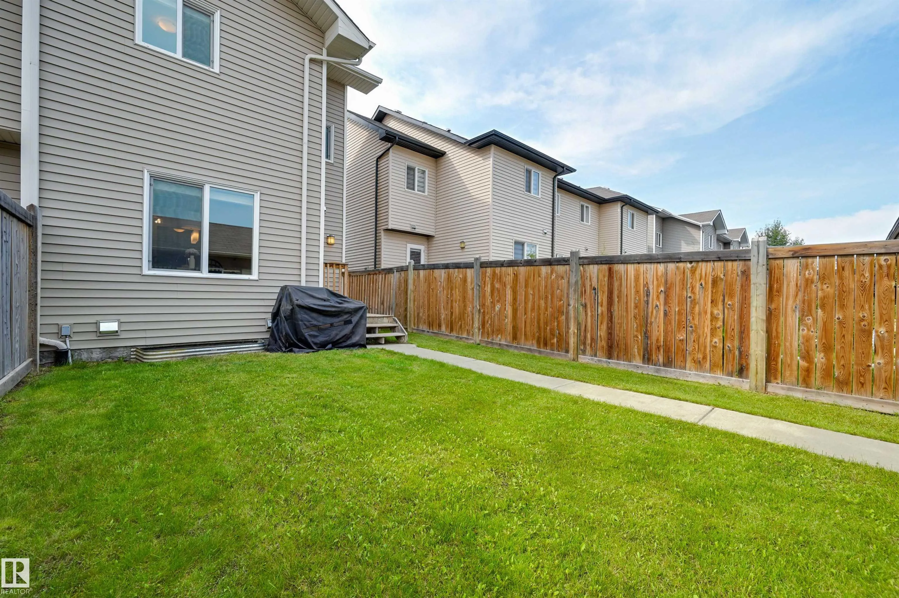 7343 EDGEMONT Way
