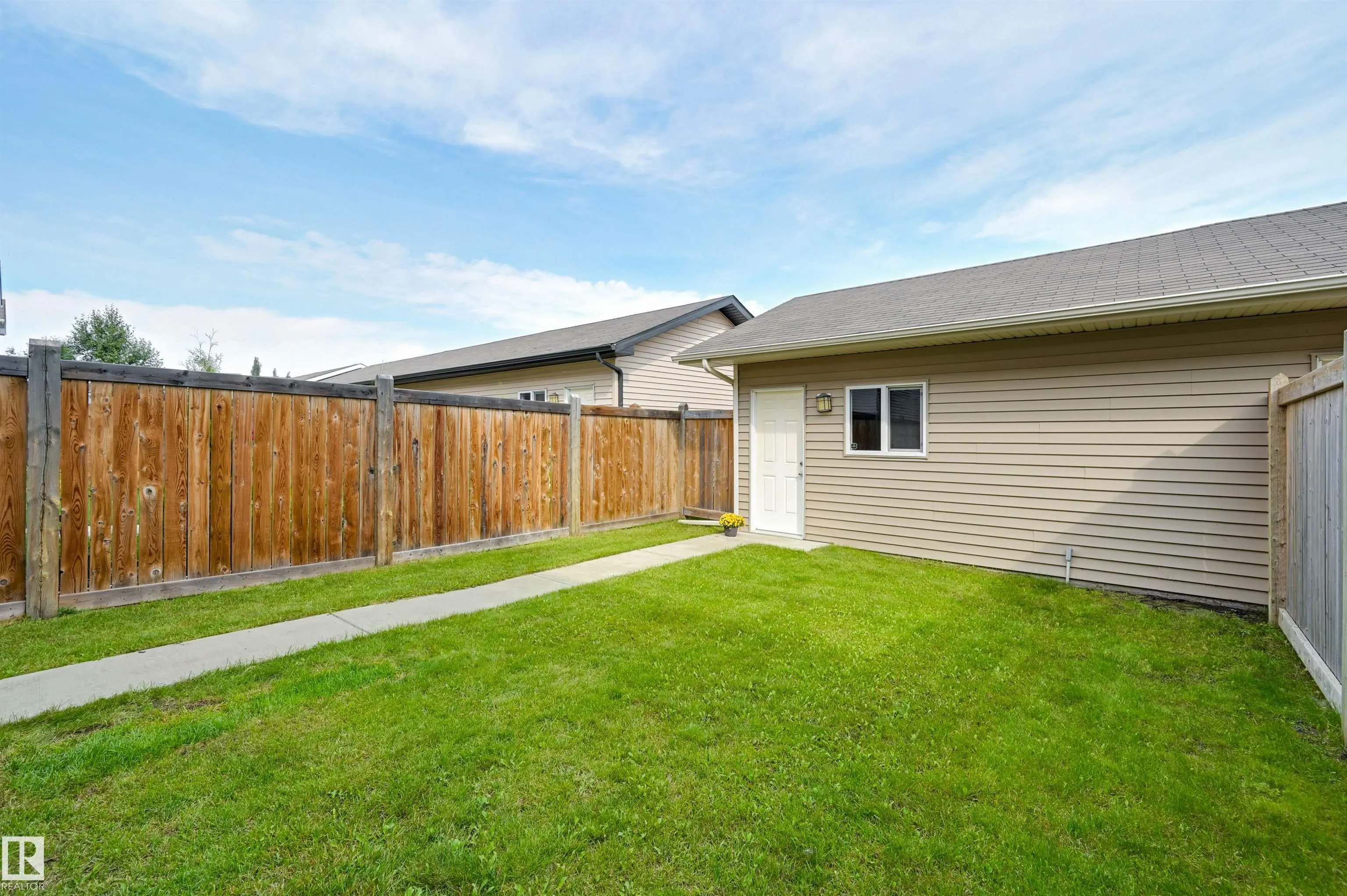 7343 EDGEMONT Way