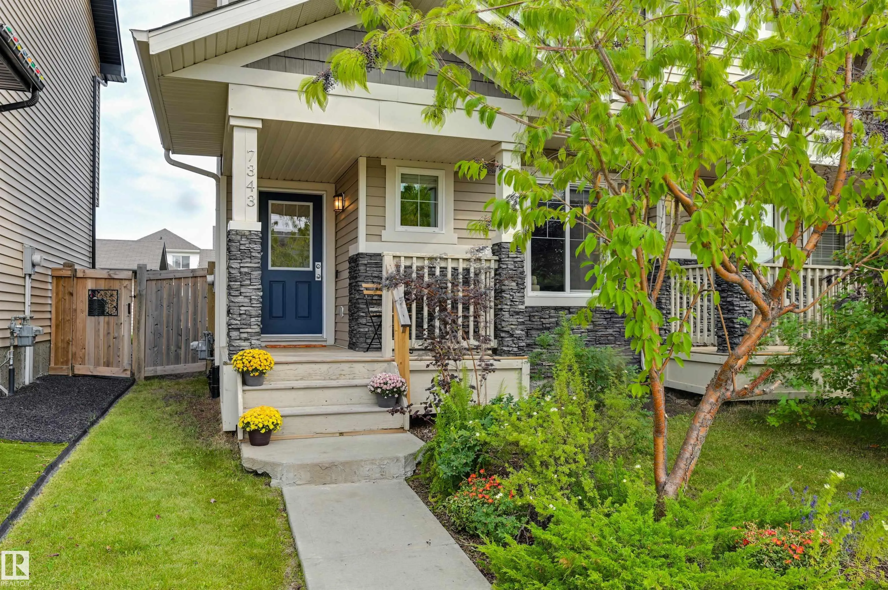 7343 EDGEMONT Way
