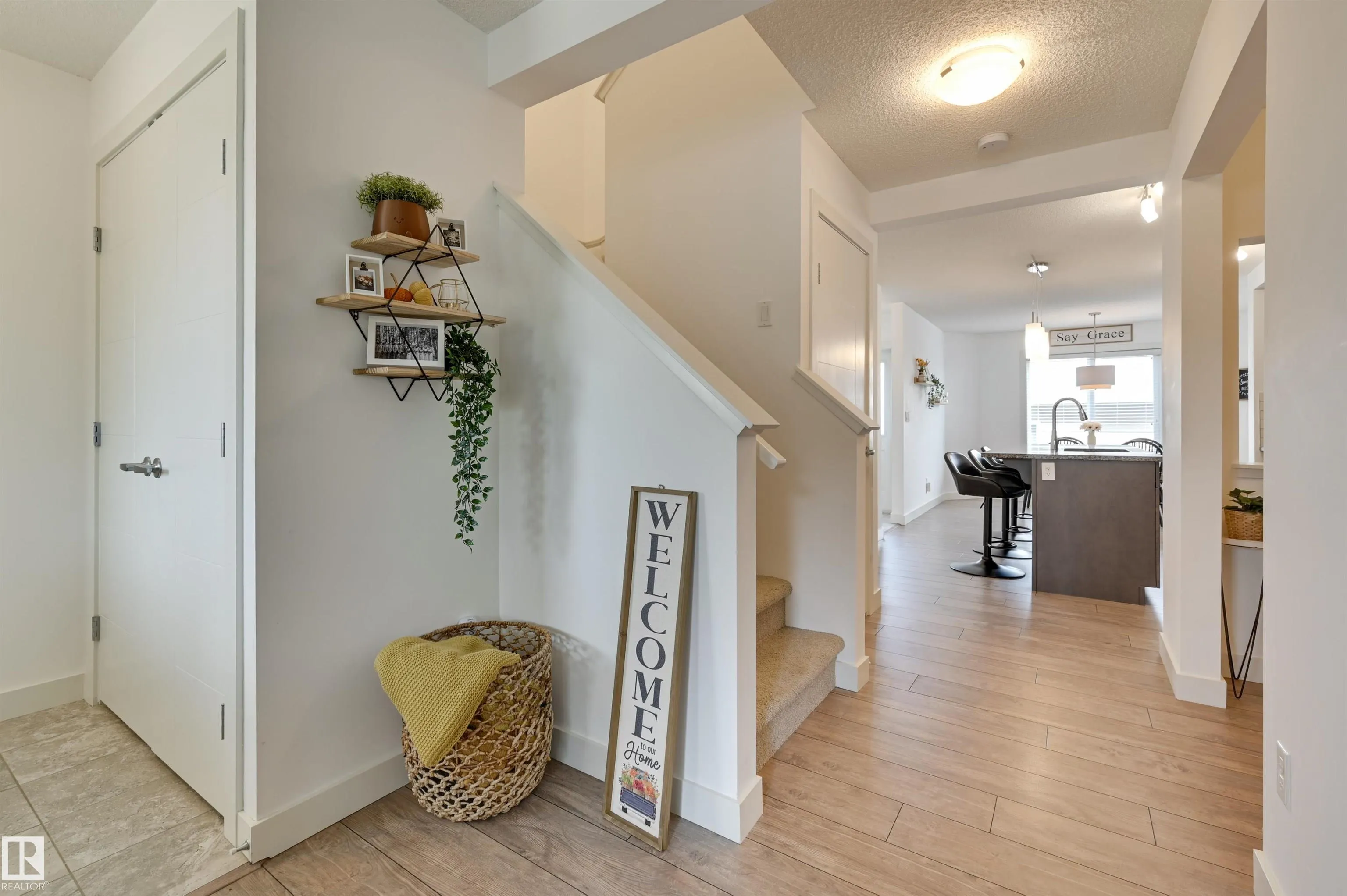 7343 EDGEMONT Way