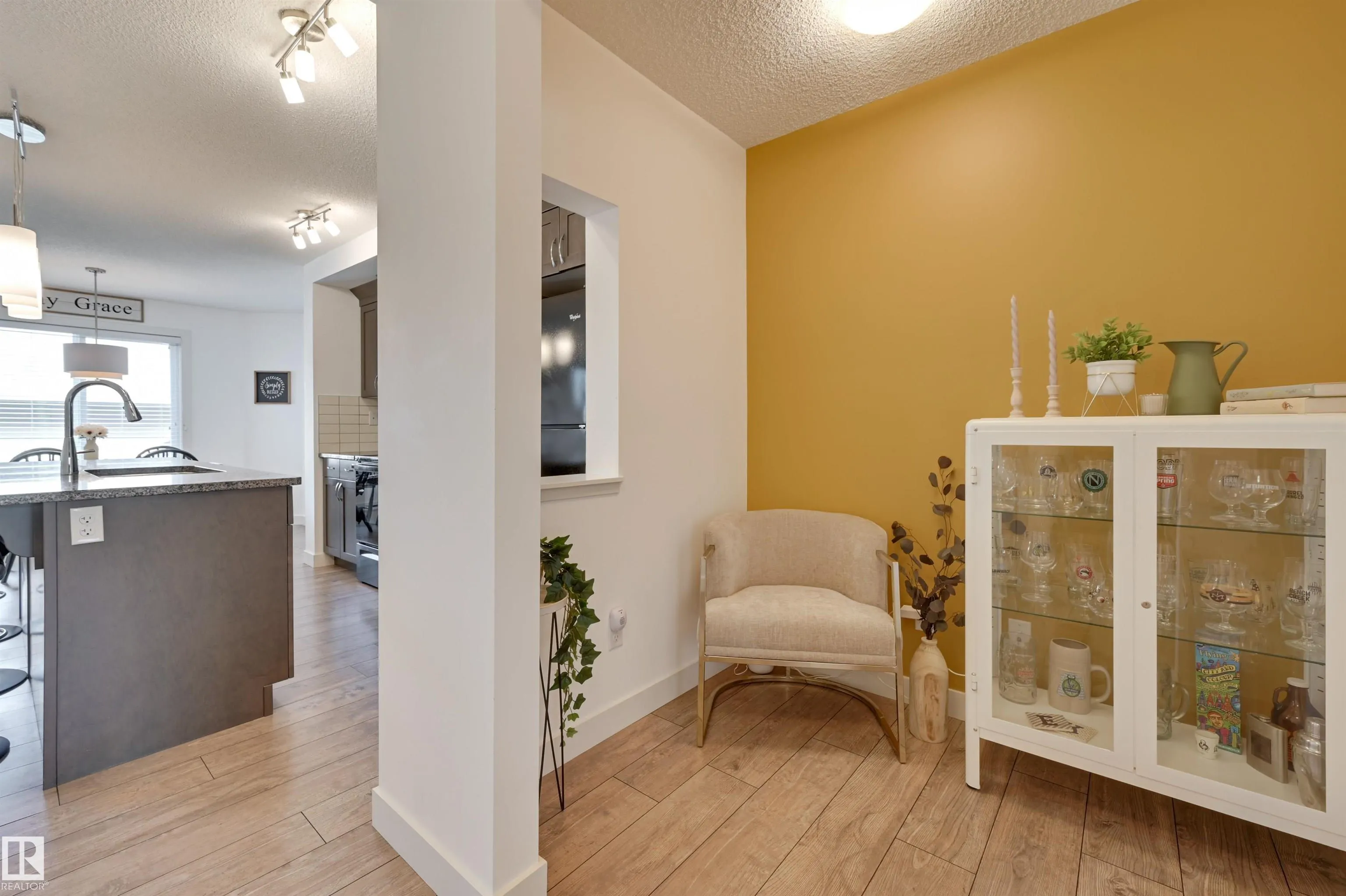 7343 EDGEMONT Way