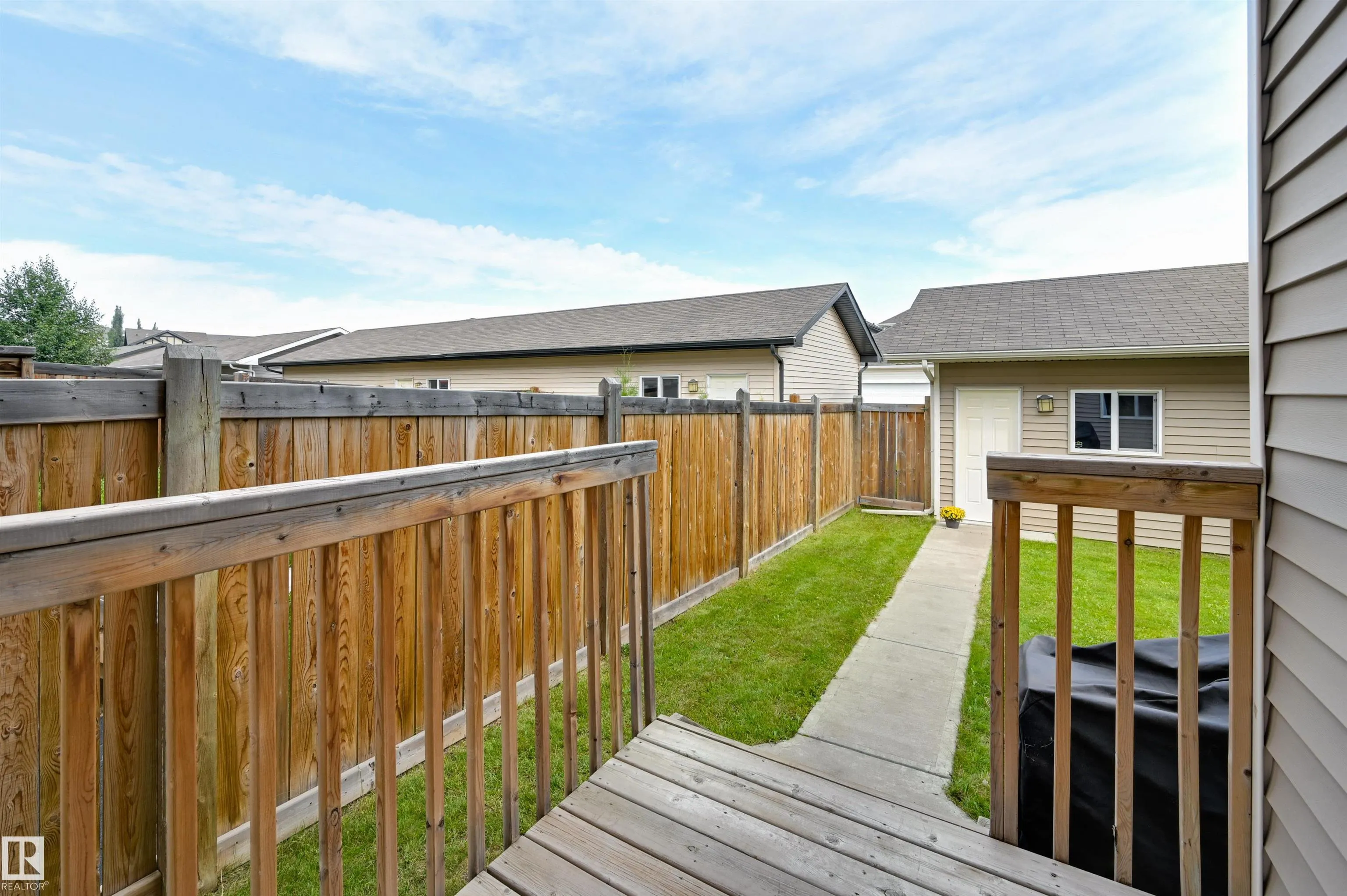 7343 EDGEMONT Way