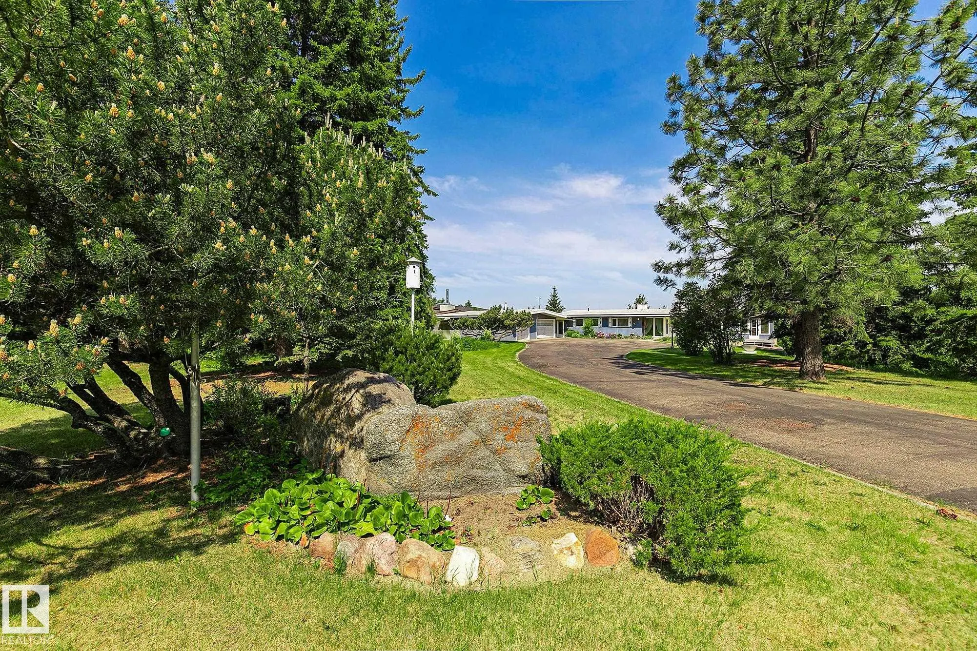 140 WINDERMERE Drive