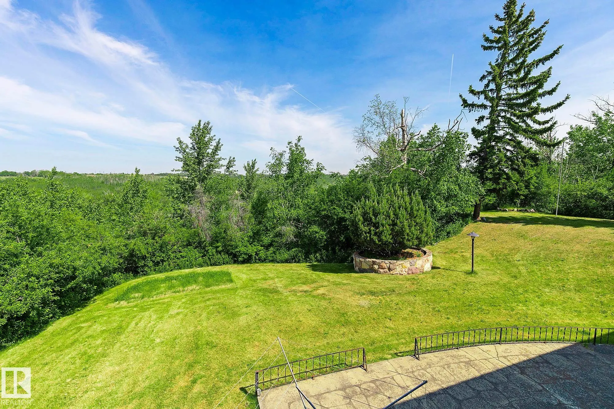 140 WINDERMERE Drive