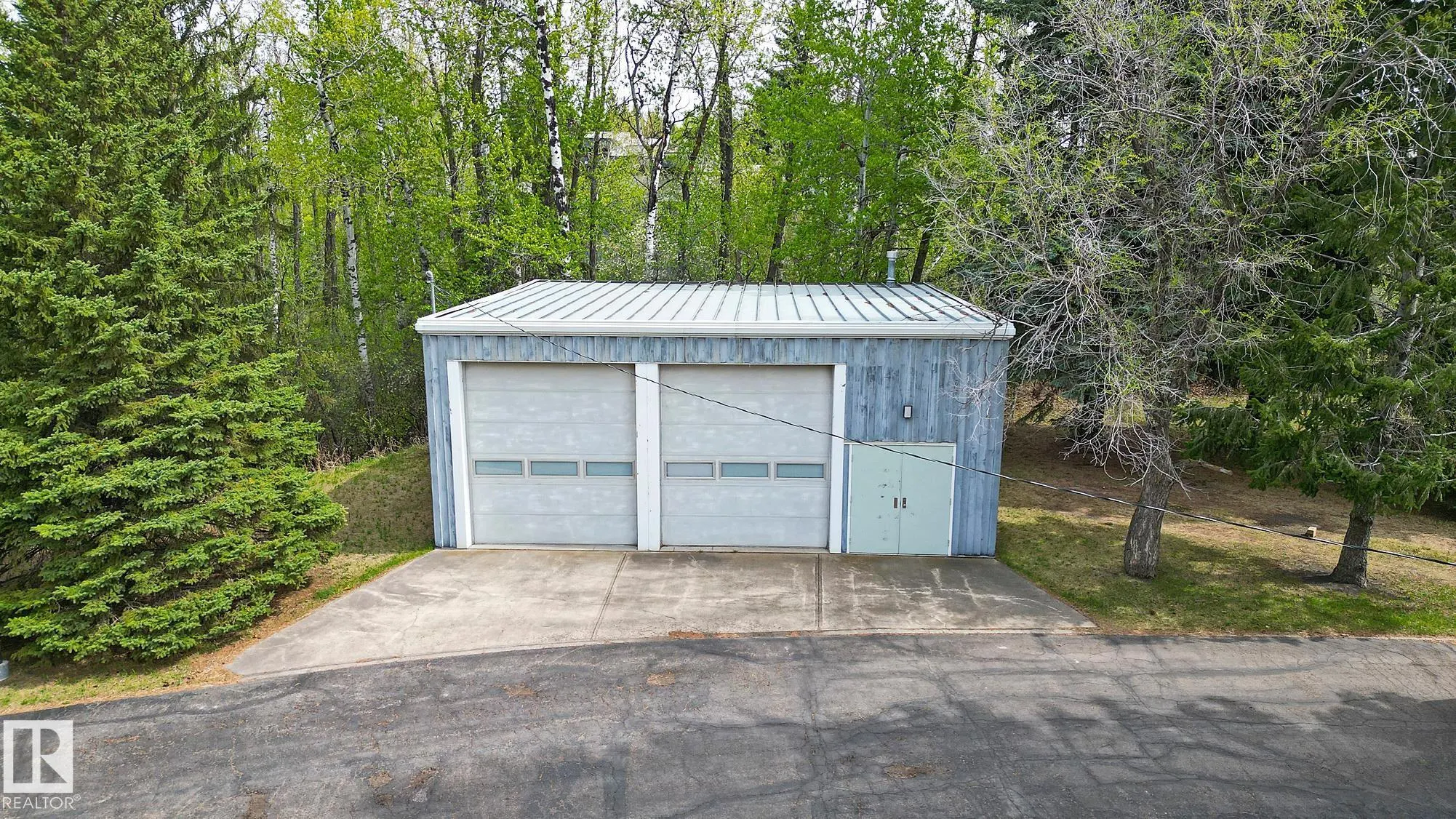 140 WINDERMERE Drive