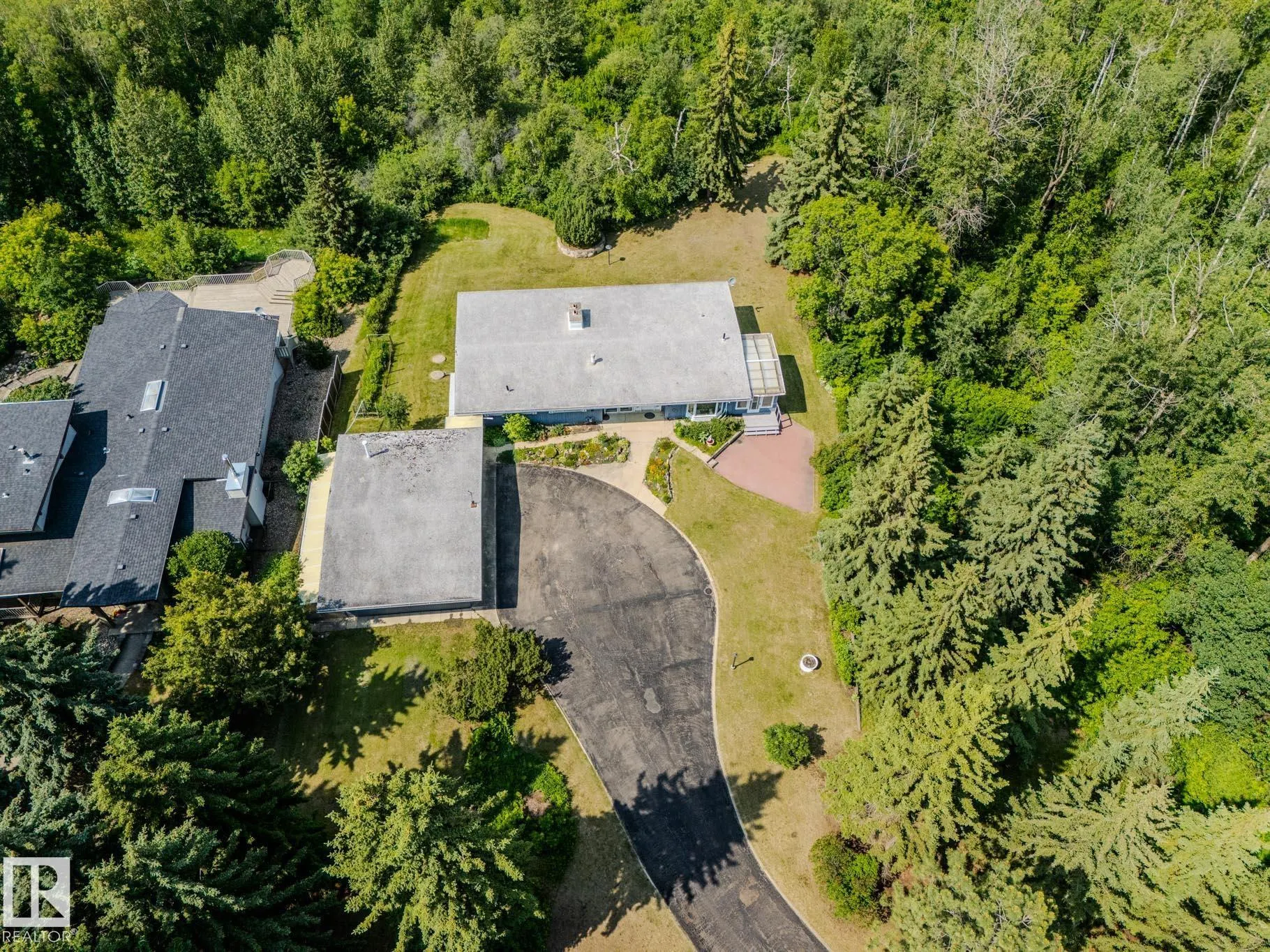 140 WINDERMERE Drive