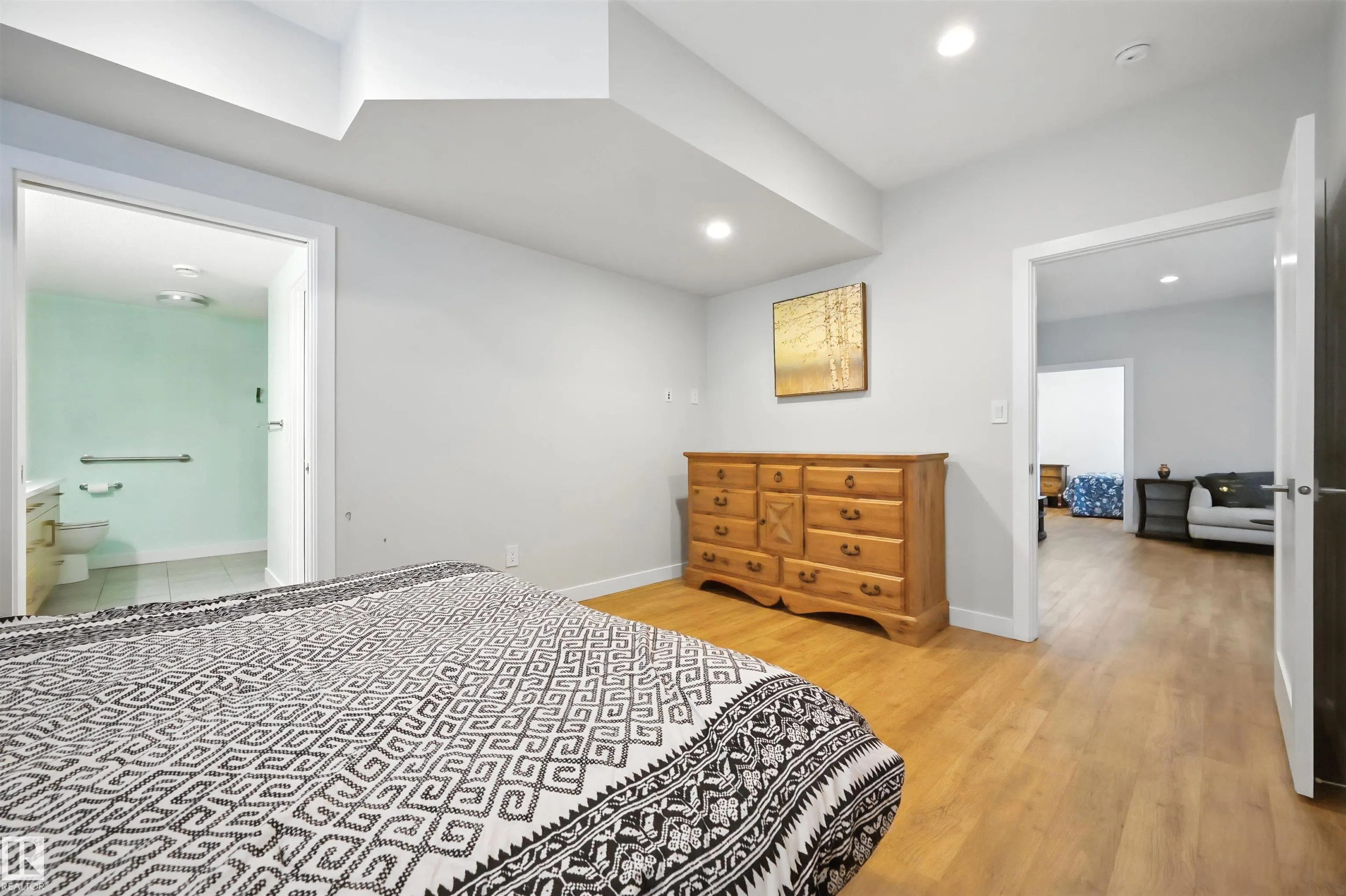 2620 WHEATON Close